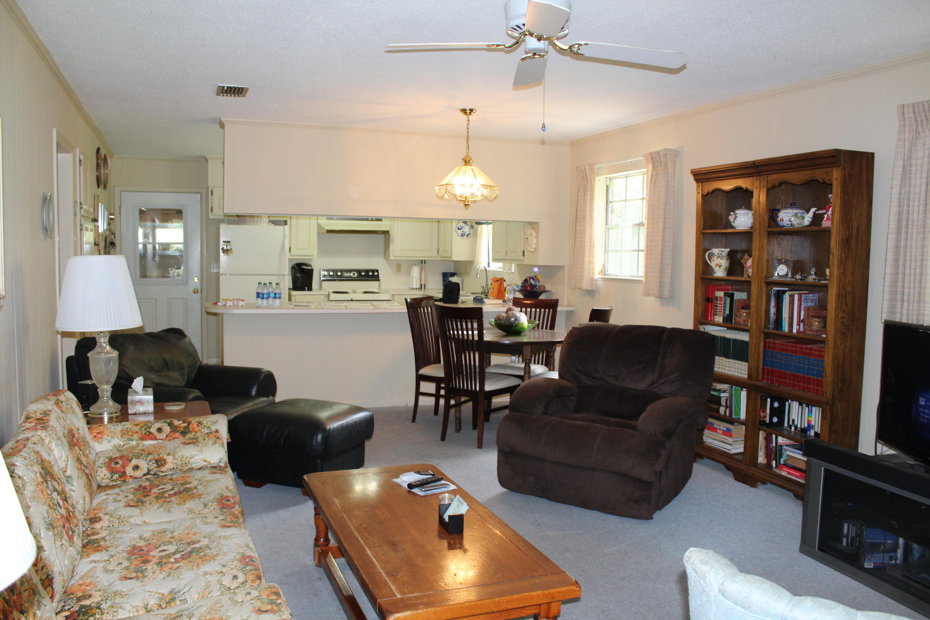 MAGNOLIA MANOR - Residential