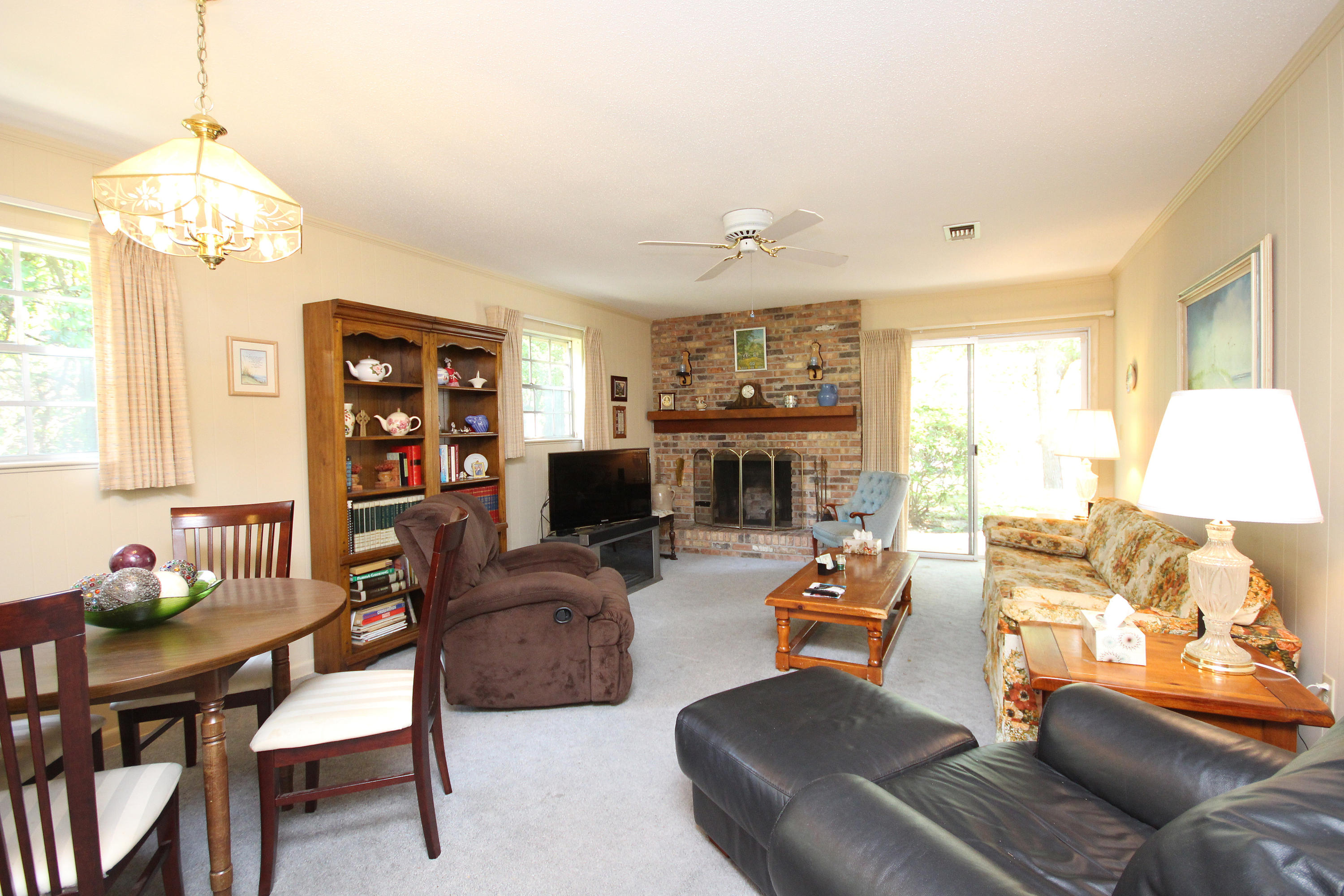 MAGNOLIA MANOR - Residential