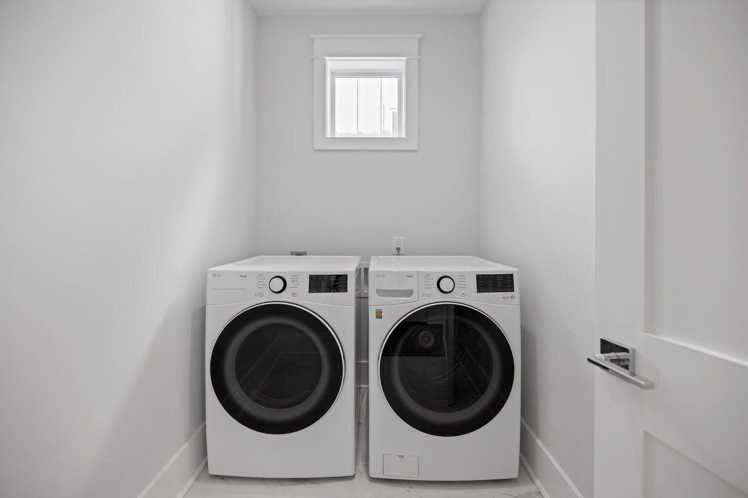 TREETOP VILLAGE - Residential