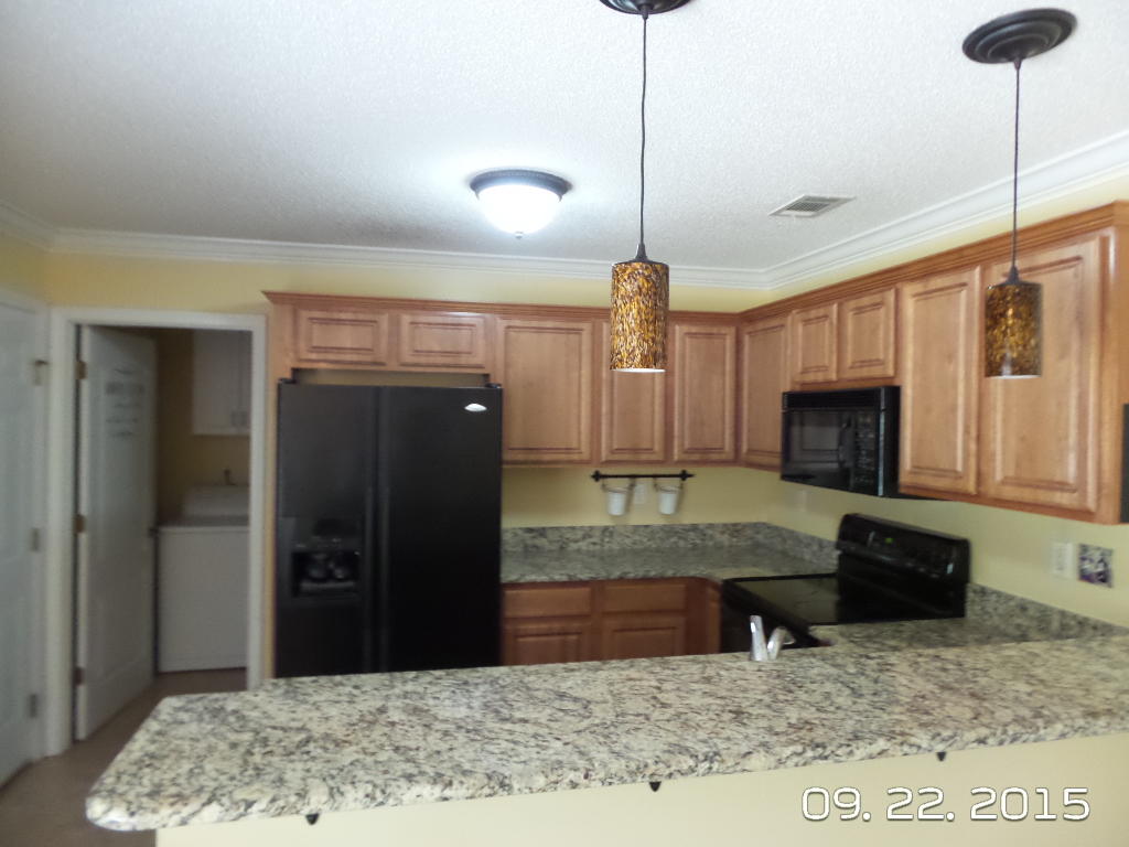 GOLDEN OAKS - Residential Lease