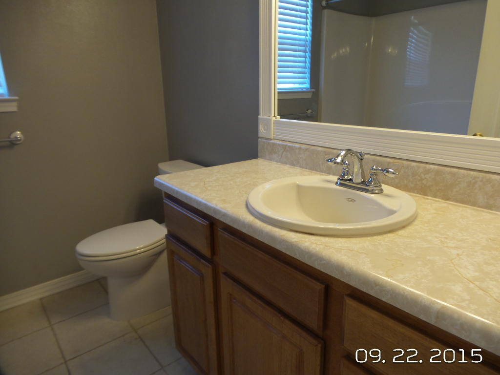 GOLDEN OAKS - Residential Lease