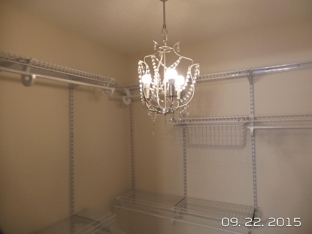 GOLDEN OAKS - Residential Lease