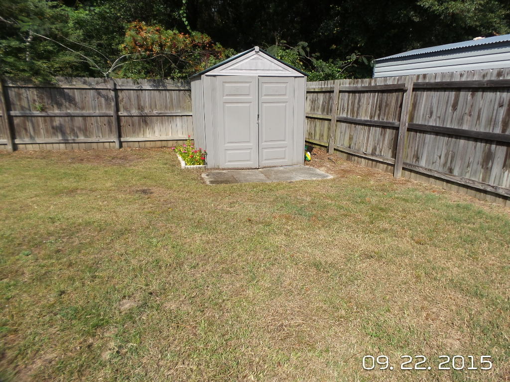 GOLDEN OAKS - Residential Lease