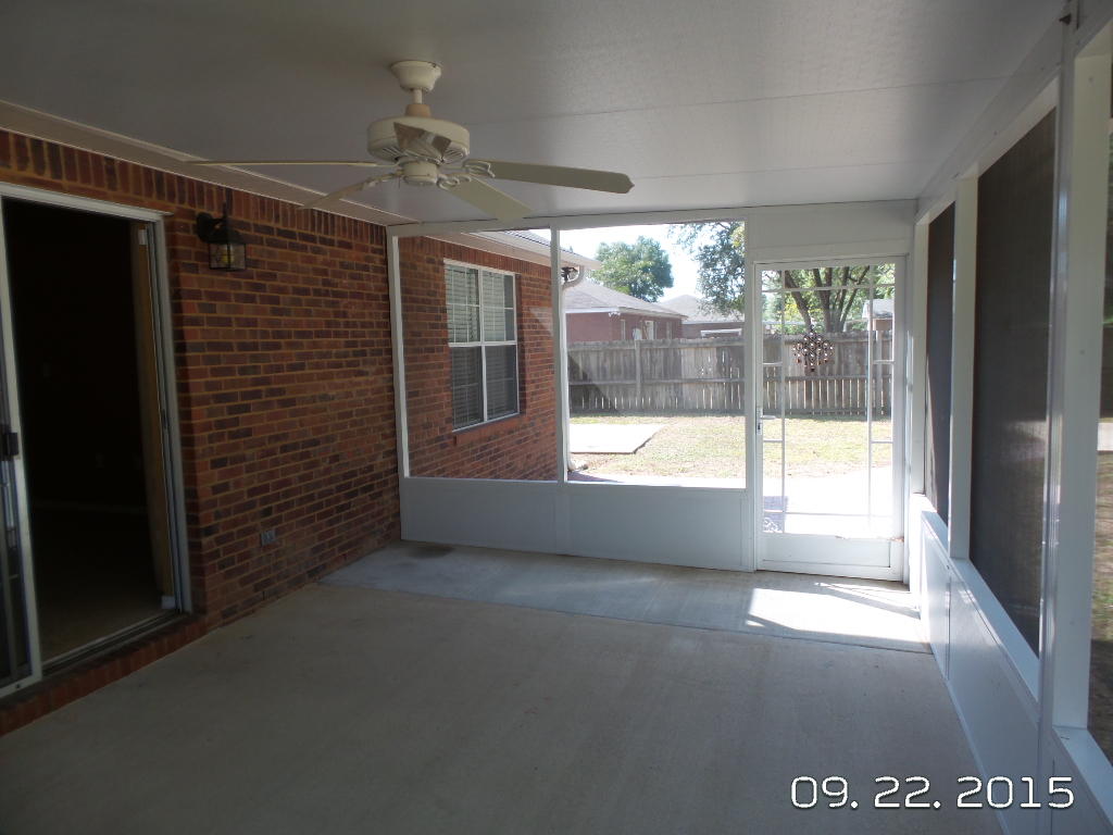 GOLDEN OAKS - Residential Lease