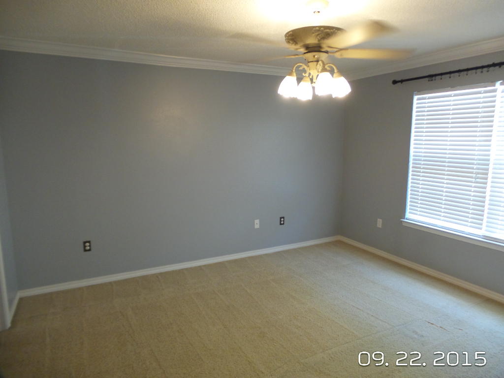 GOLDEN OAKS - Residential Lease