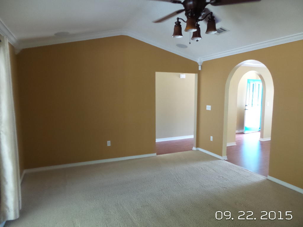 GOLDEN OAKS - Residential Lease