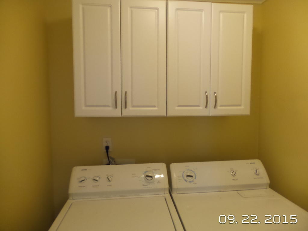 GOLDEN OAKS - Residential Lease