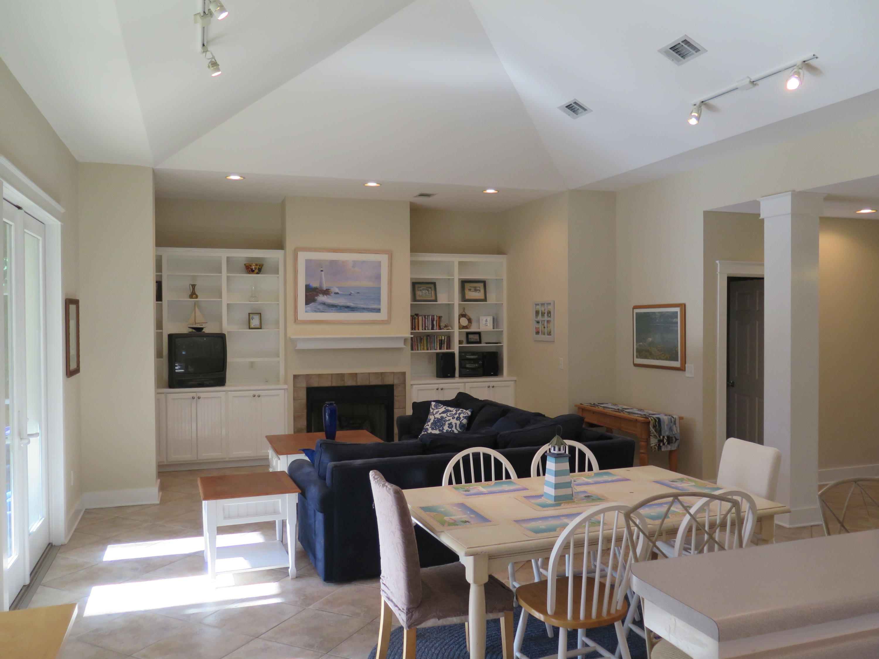 GULF SHORE MANOR - Residential