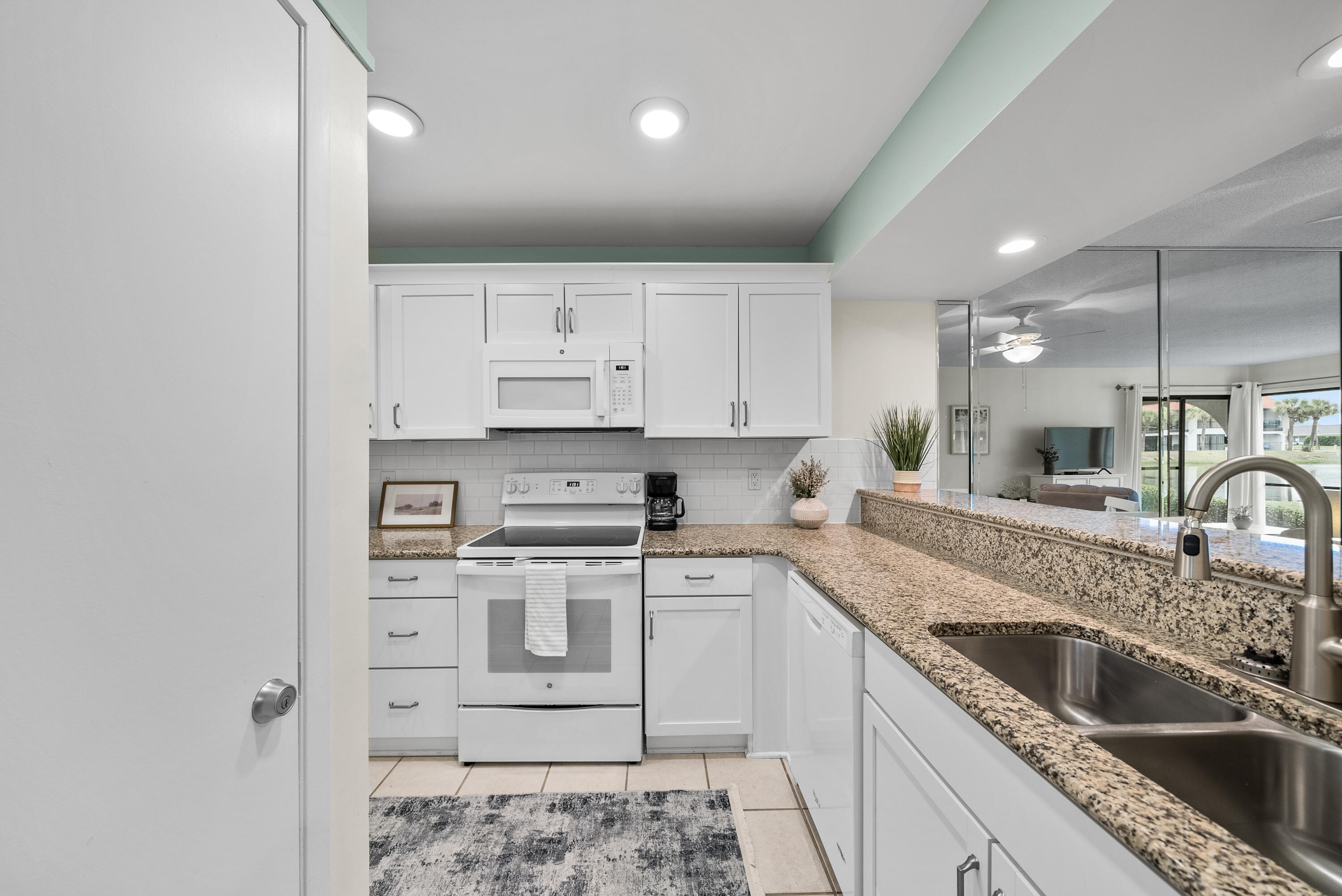 EDGEWATER GOLF VILLAS 2A CONDO - Residential