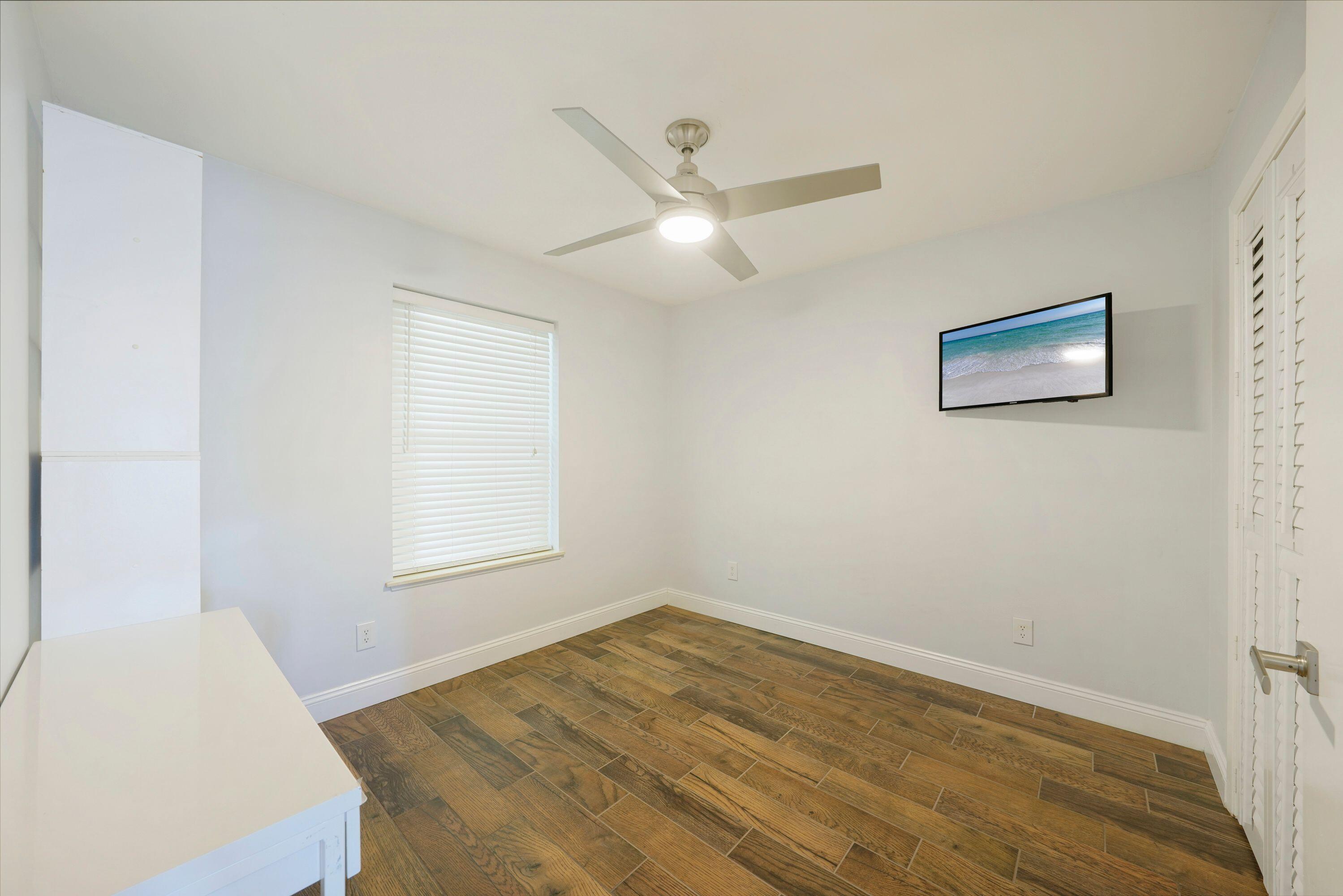 POOLSIDE VILLAS CONDO - Residential