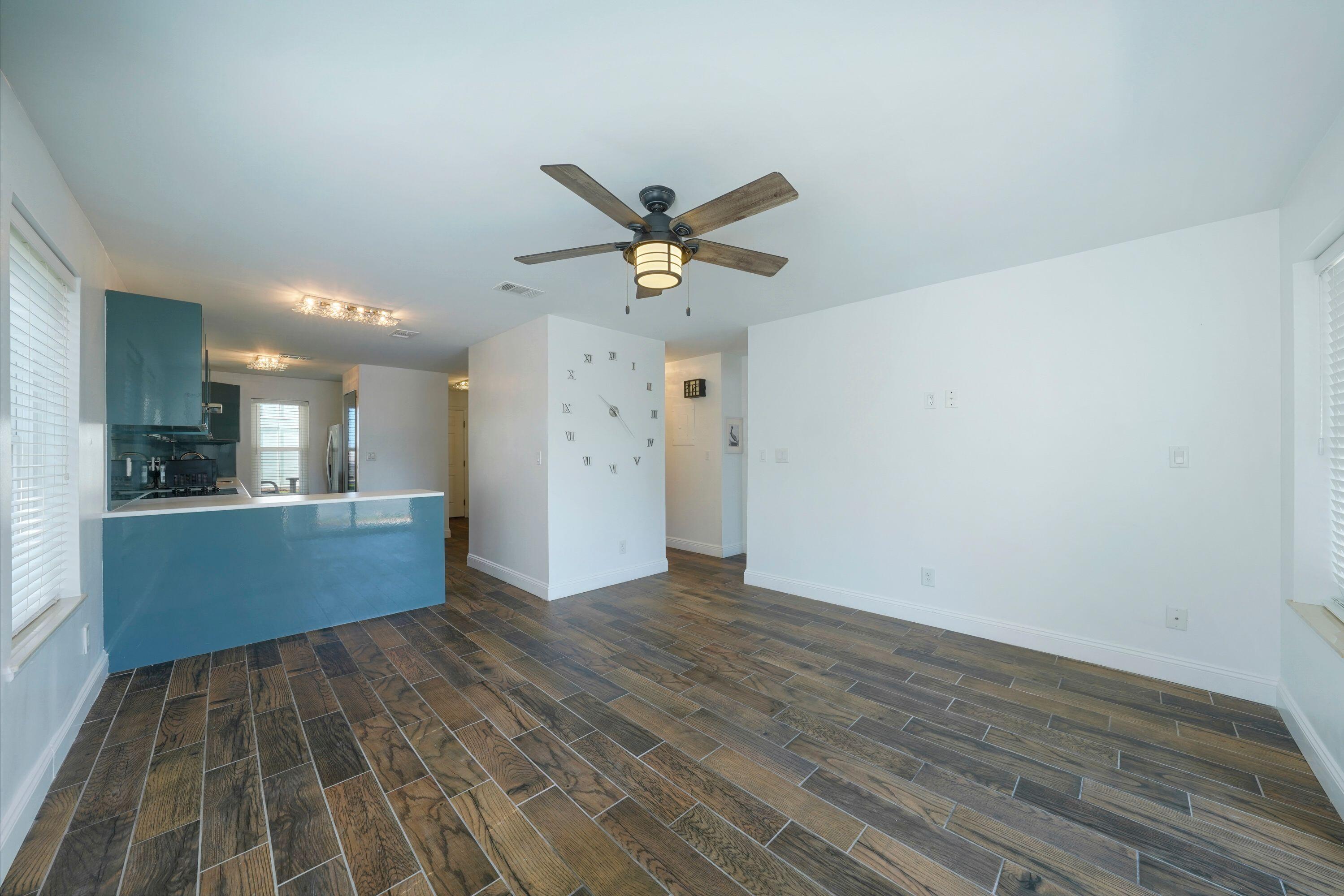 POOLSIDE VILLAS CONDO - Residential
