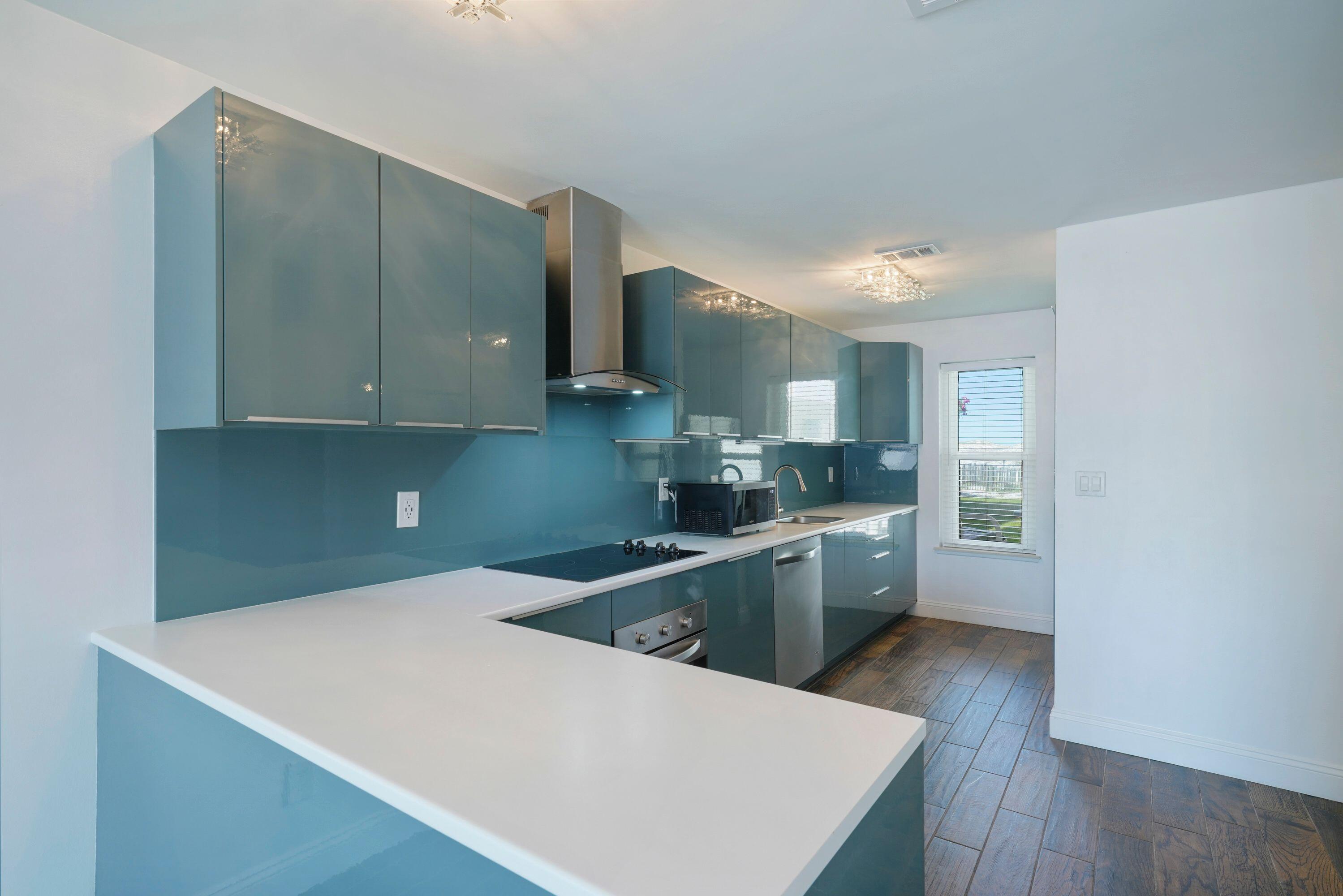 POOLSIDE VILLAS CONDO - Residential