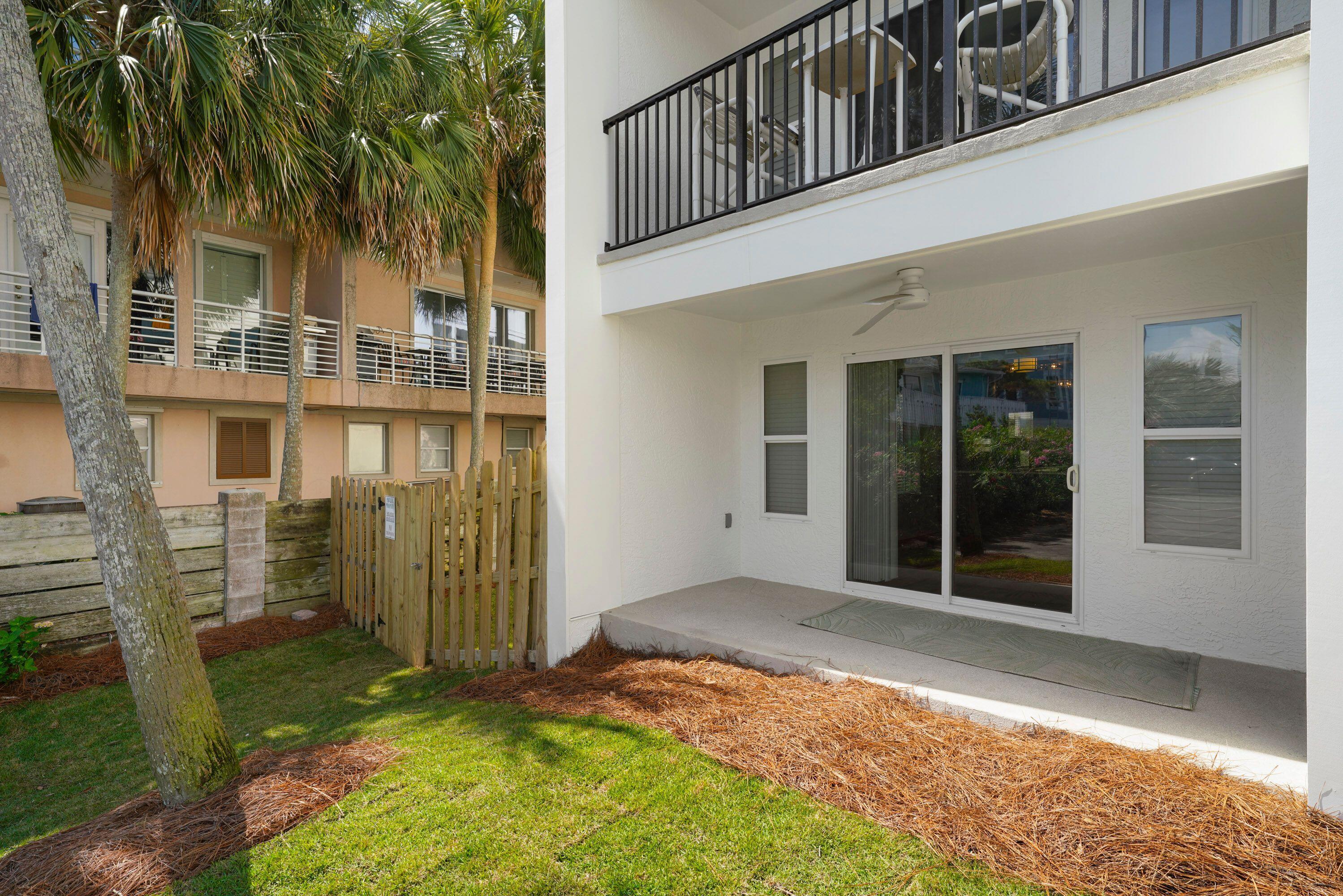 POOLSIDE VILLAS CONDO - Residential