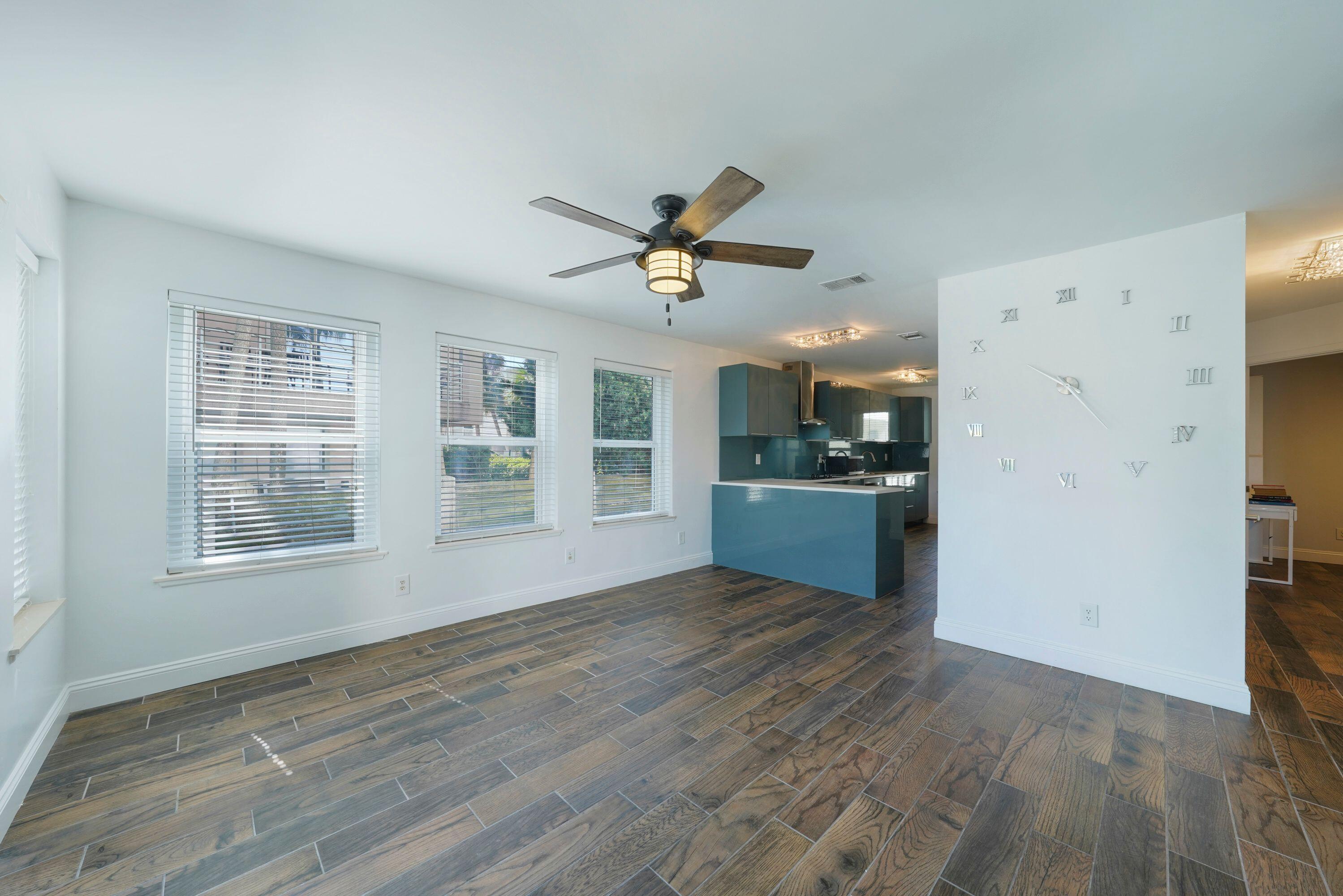 POOLSIDE VILLAS CONDO - Residential