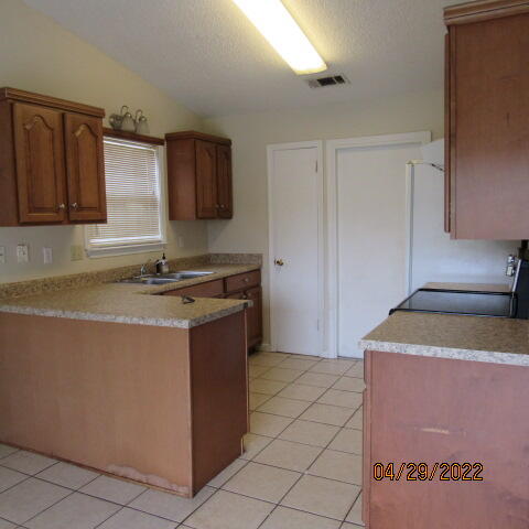 HOLLYROD PARK - Residential