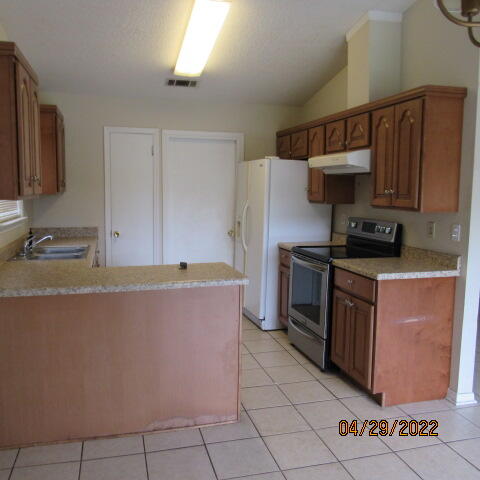 HOLLYROD PARK - Residential