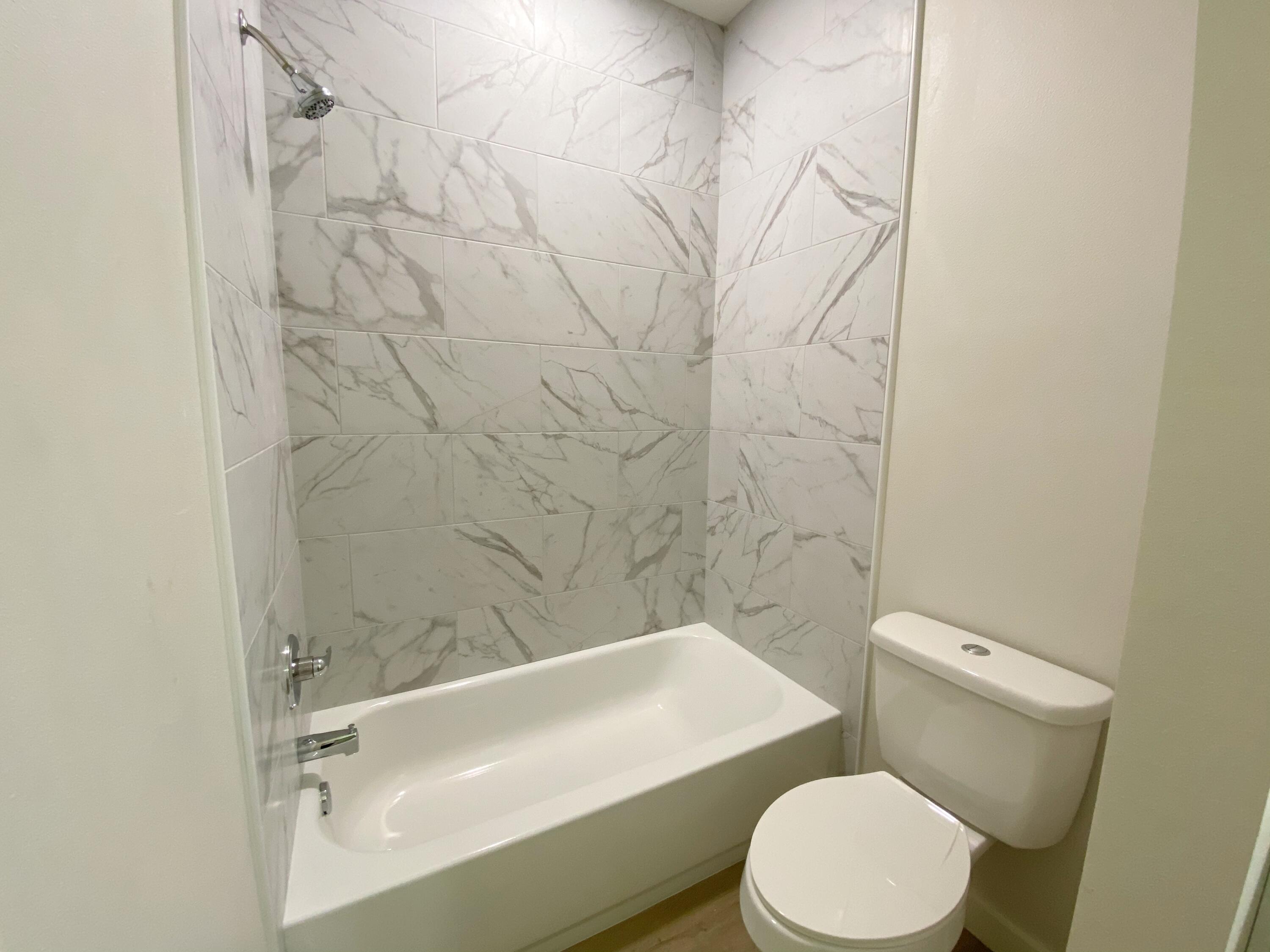 OAKWOOD LAKES ESTATES - Residential