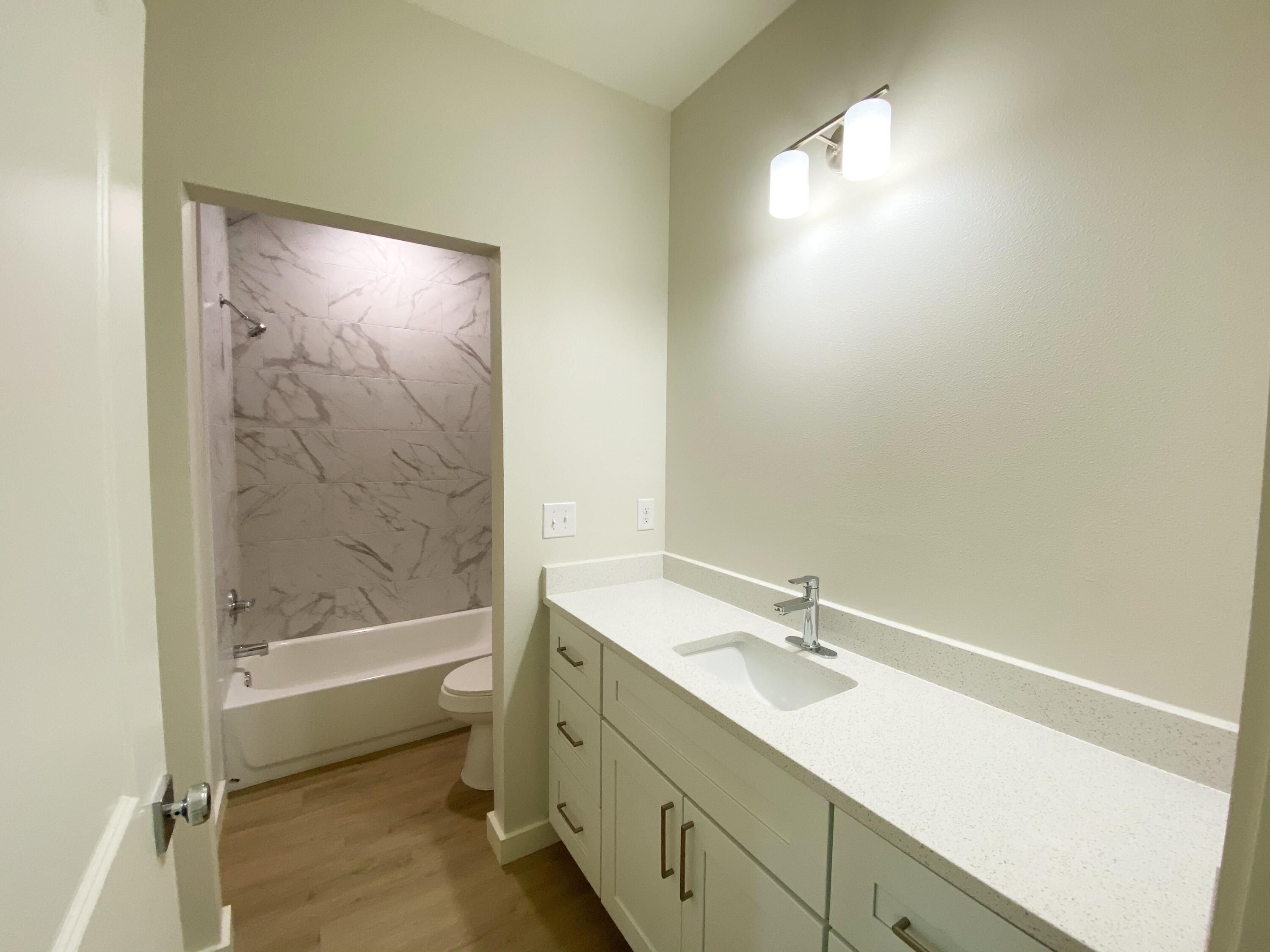 OAKWOOD LAKES ESTATES - Residential