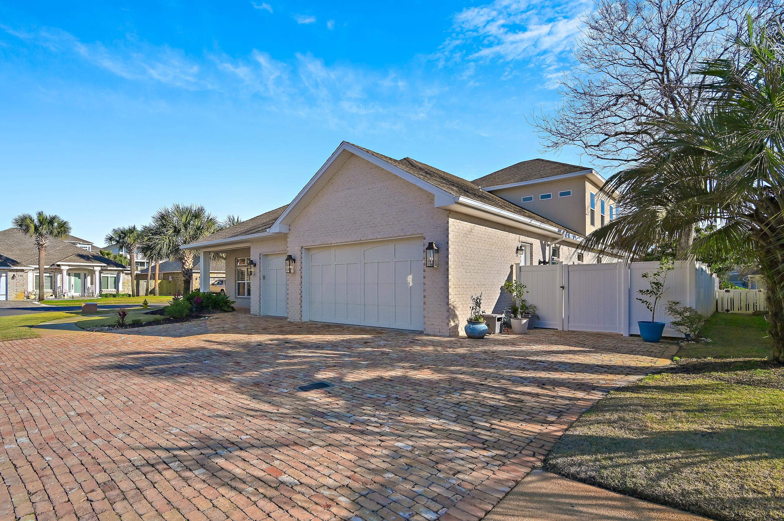 AVALON BEACH ESTATES - Residential
