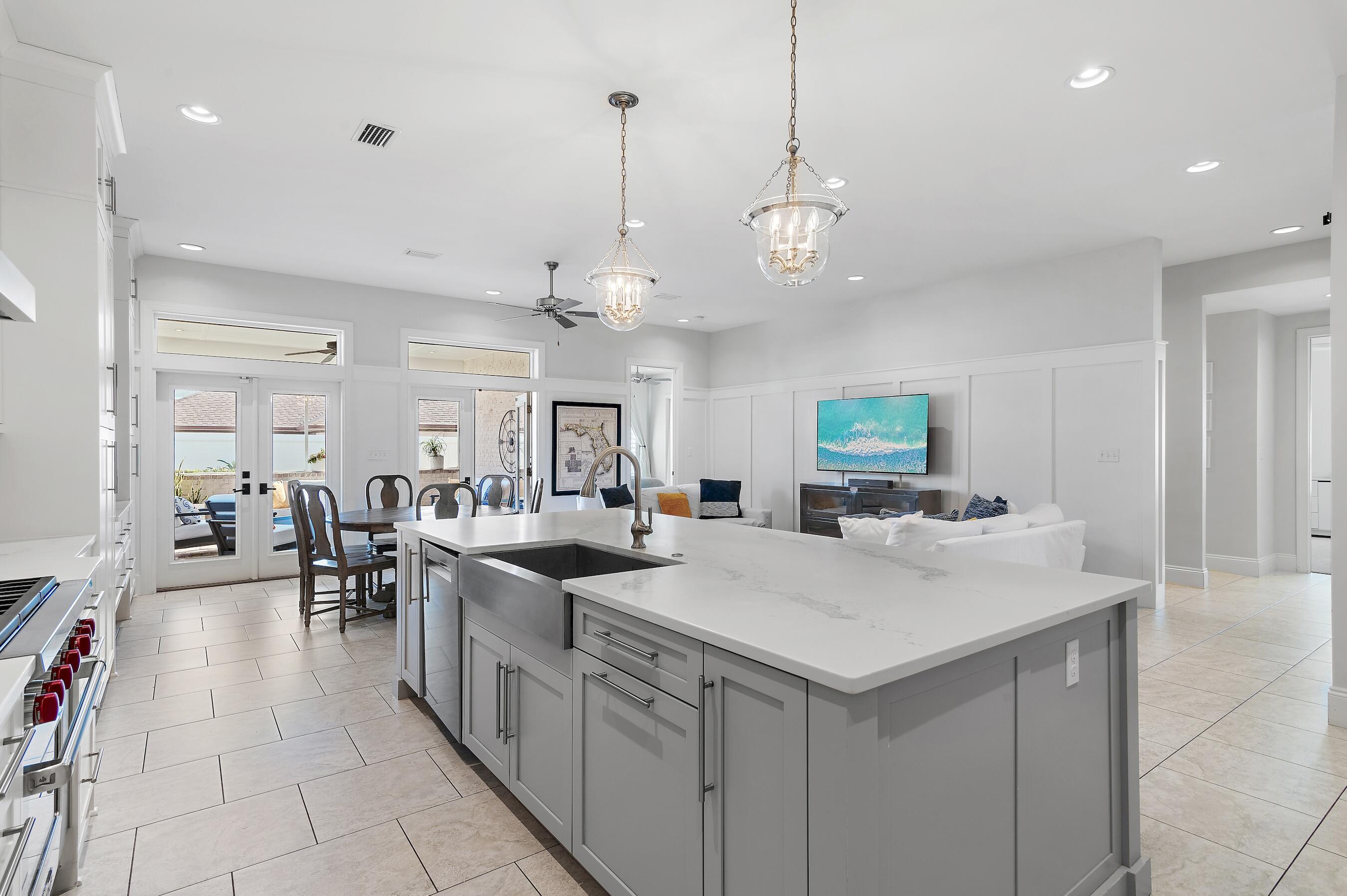 AVALON BEACH ESTATES - Residential