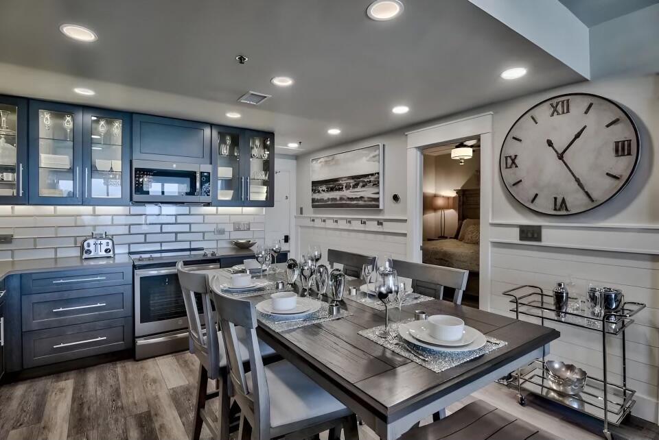 LEEWARD KEY - Residential