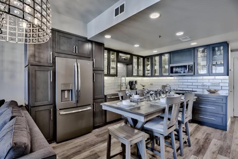 LEEWARD KEY - Residential