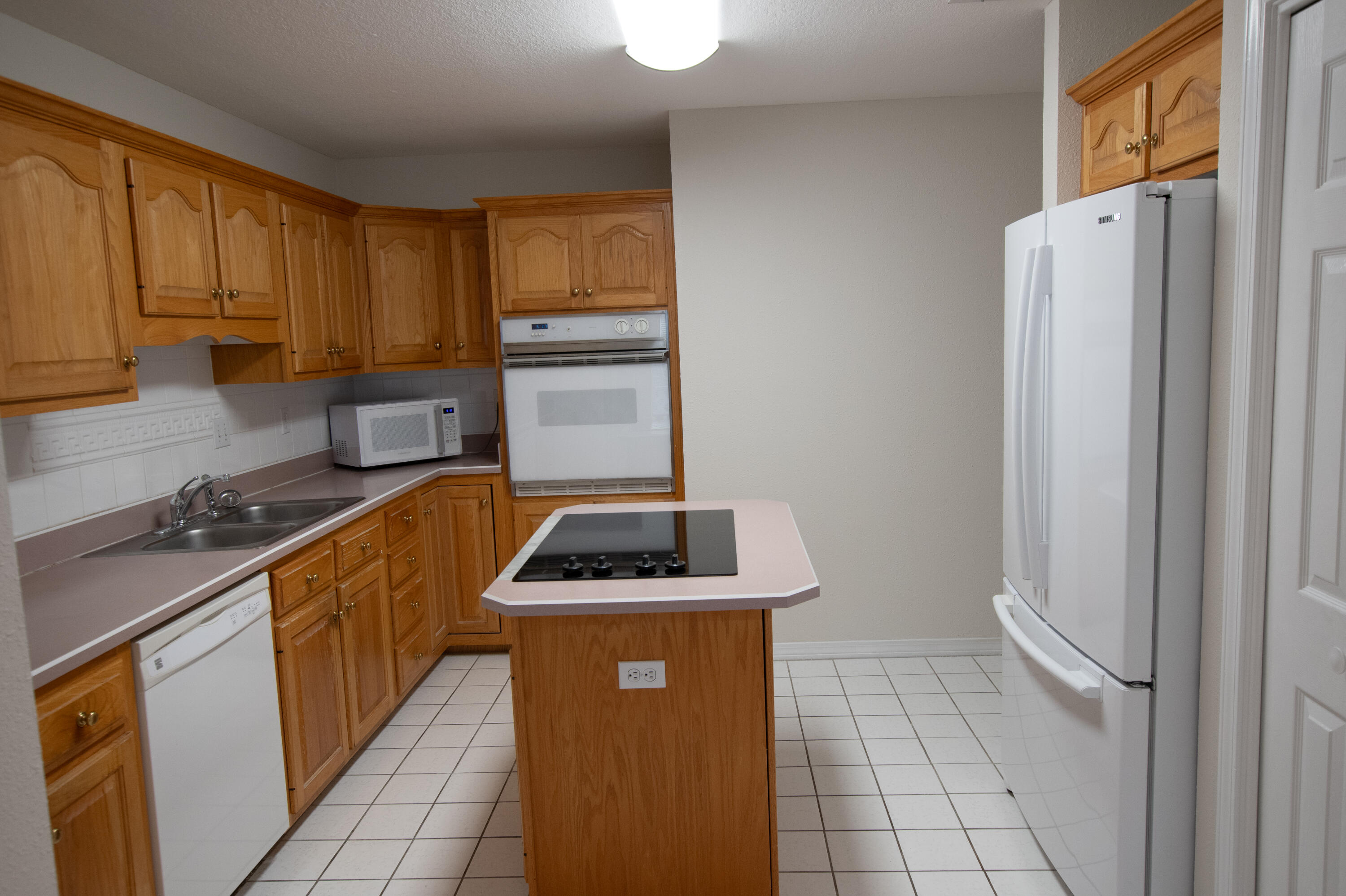 PARKWOOD ESTATES PH 2A BLUEWATER BAY - Residential
