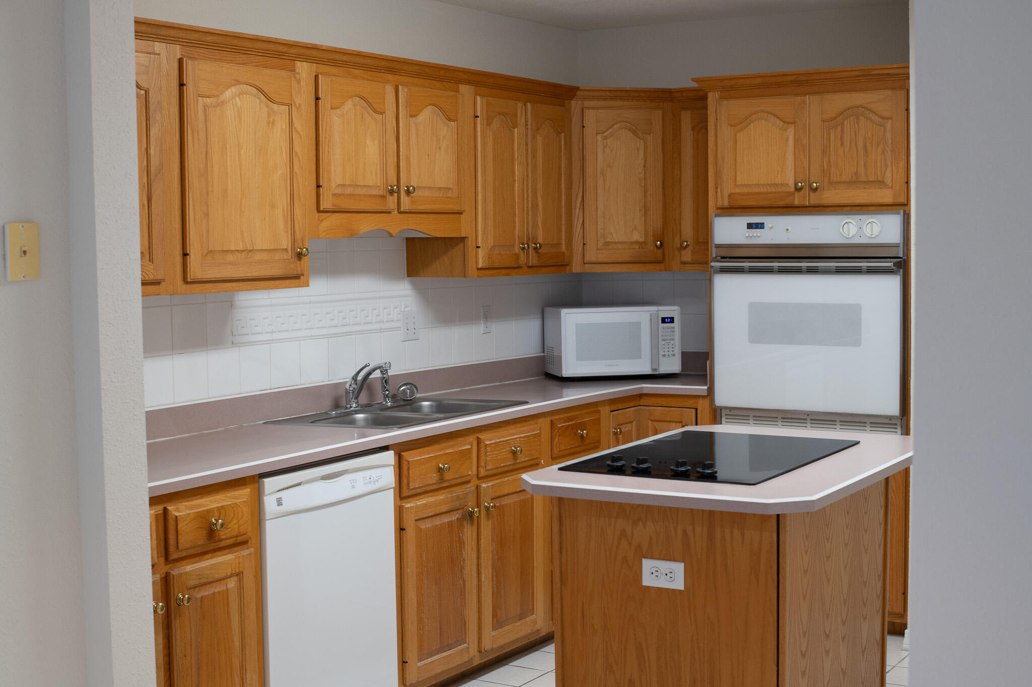 PARKWOOD ESTATES PH 2A BLUEWATER BAY - Residential