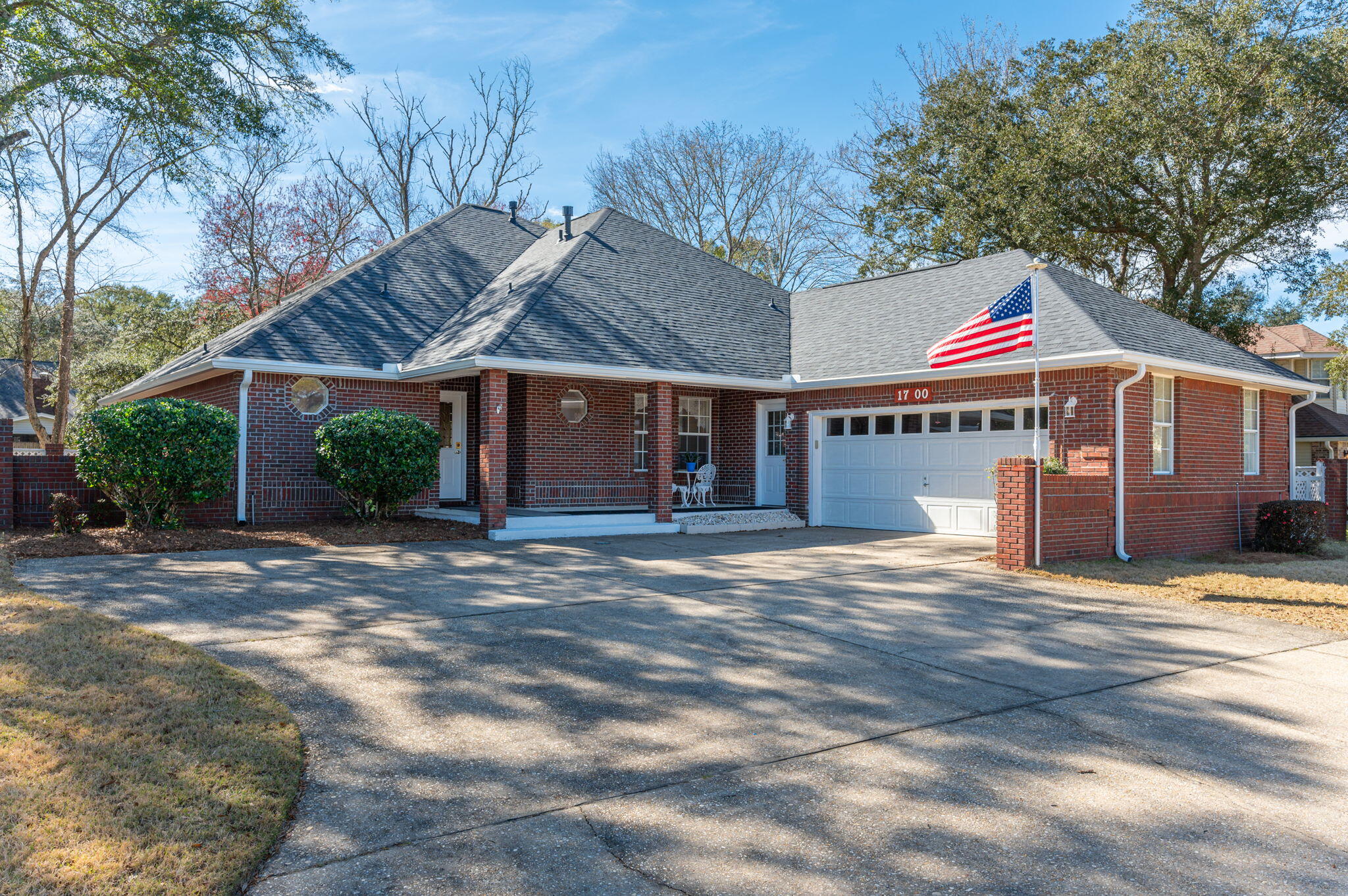 Popcorn and wallpaper have been removed and fresh paint added. Motivated Seller! Your new home boasts 4 spacious bedrooms and 3 bathrooms in a gated community with sidewalks. It is ideally located on a large corner lot in a cul-de-sac and has been meticulously maintained. A BRAND-NEW ROOF with 6 inch gutters and gutter guards provides added peace of mind. The front porch invites you into a welcoming family room which serves as the heart of the home and features a gas fireplace. The family room opens into an additional living room, dining room, screened back porch, and kitchen with a breakfast nook, providing the perfect blend of open and separate spaces. The oversized owner's suite is located complete with an ensuite off the family room and offers a private retreat, featuring dual walk-in closets, double vanities, and a separate soaking tub and shower. A guest room, currently used as an office, and a full bath are conveniently located on the main floor just off the foyer, offering guests added privacy. The laundry room is just off the kitchen and breakfast nook, providing direct access to the garage. The thoughtfully designed garage includes an additional storage or "landing zone" area, separated and elevated from the car space. The floor plan is ideal, with the Owner's Suite and guest room (with a hall bath) located on the main level, while two additional bedrooms and a full bath are situated upstairs. Generous walk-in closets can be found throughout, including a large one in the upstairs hallway and another in the bedroom at the end of the hall. The exterior of the home features a fenced backyard with a sprinkler system for easy maintenance. On nearly a third of an acre, with multiple living spaces and abundant storage, this home is ready for you! New pictures coming soon.