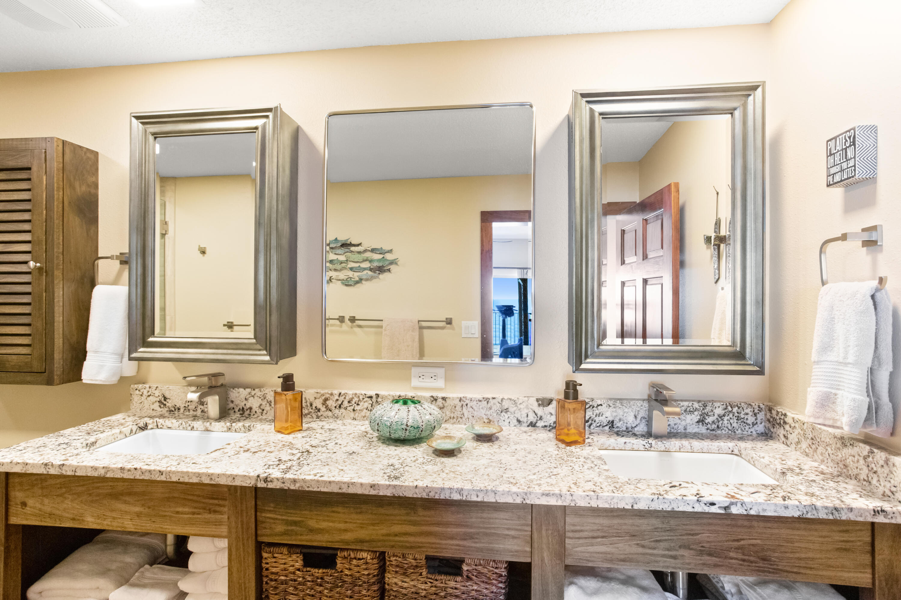 EMERALD TOWERS WEST CONDO - Residential