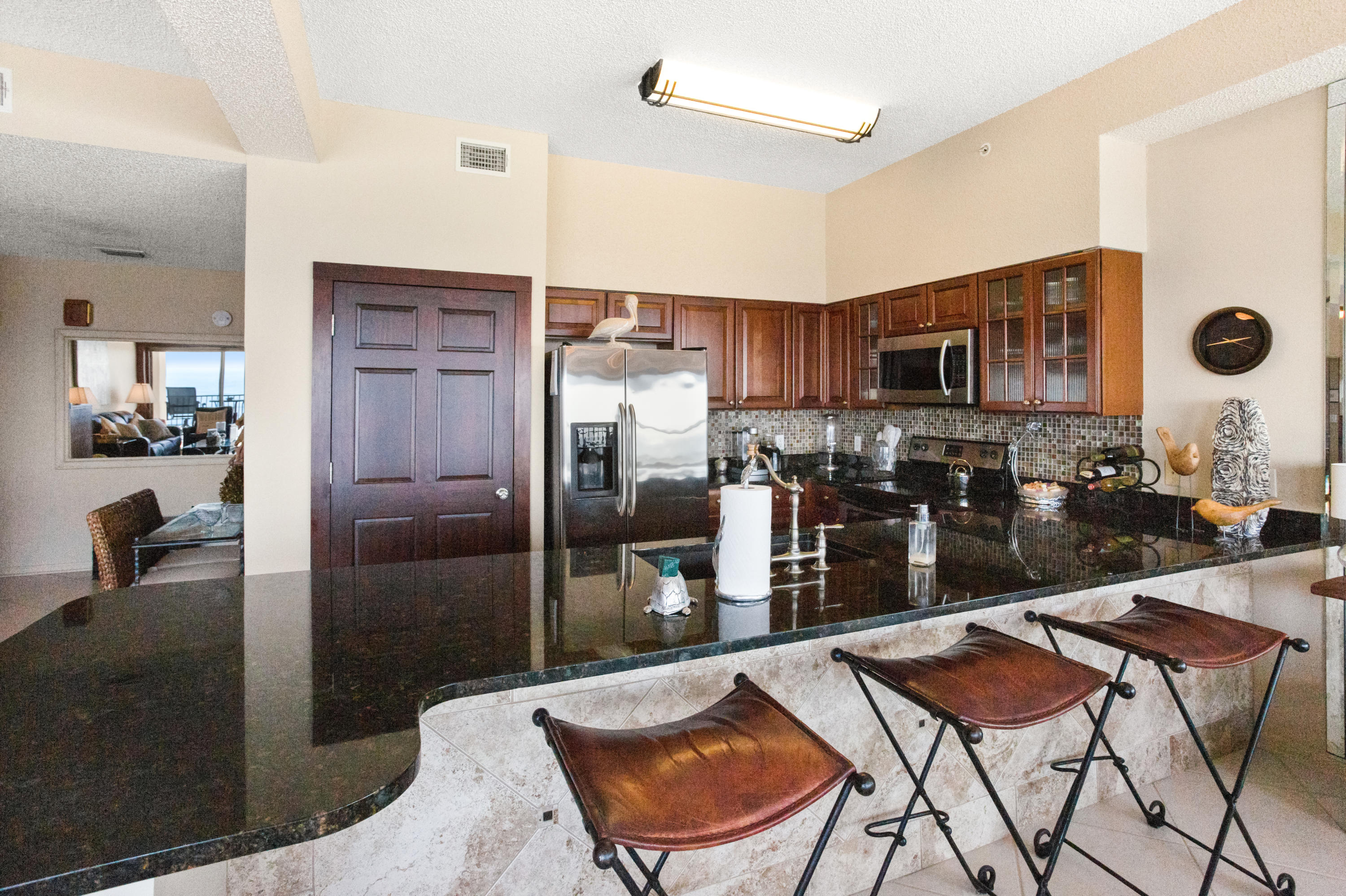 EMERALD TOWERS WEST CONDO - Residential