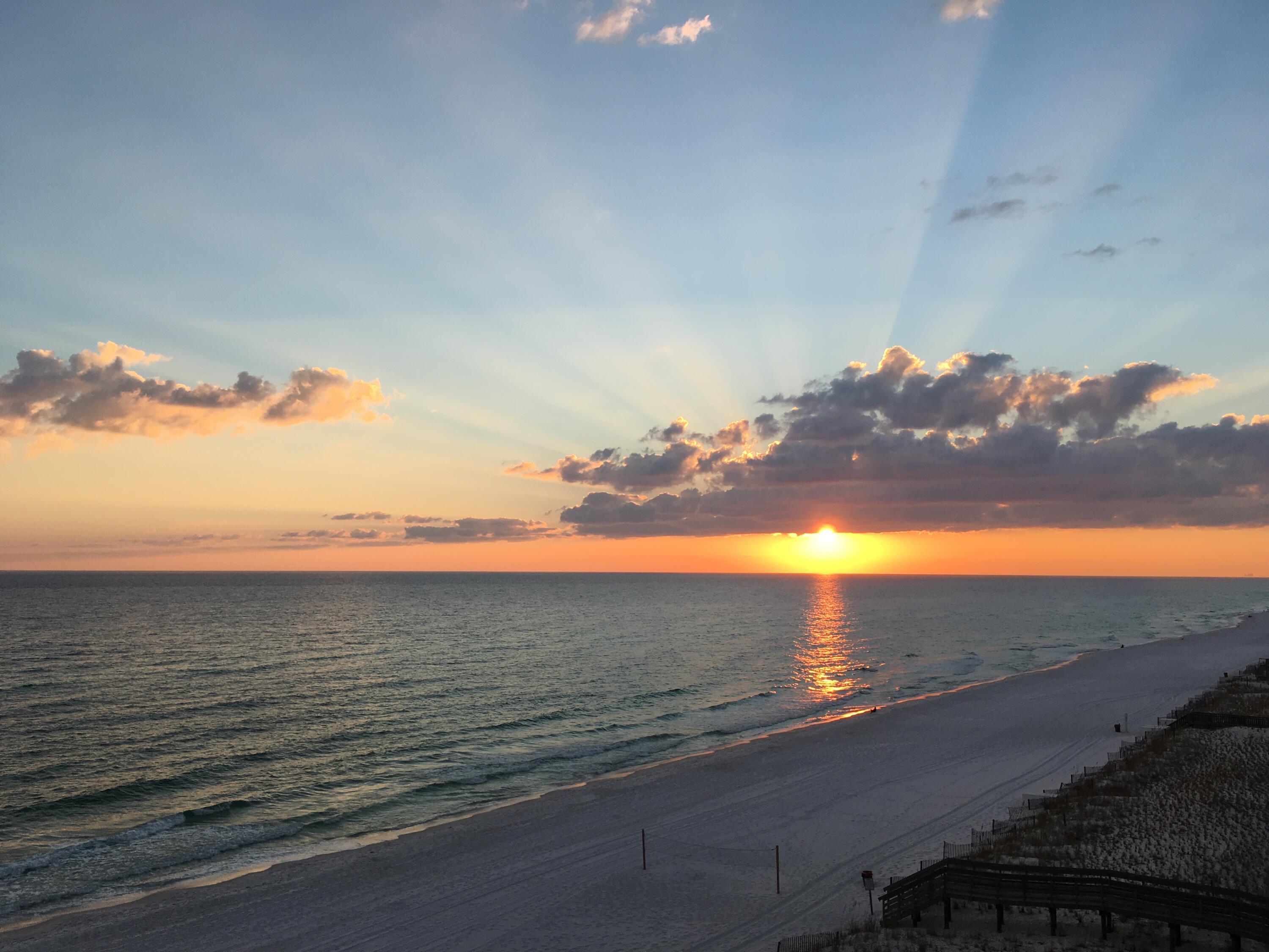 EMERALD TOWERS WEST CONDO - Residential