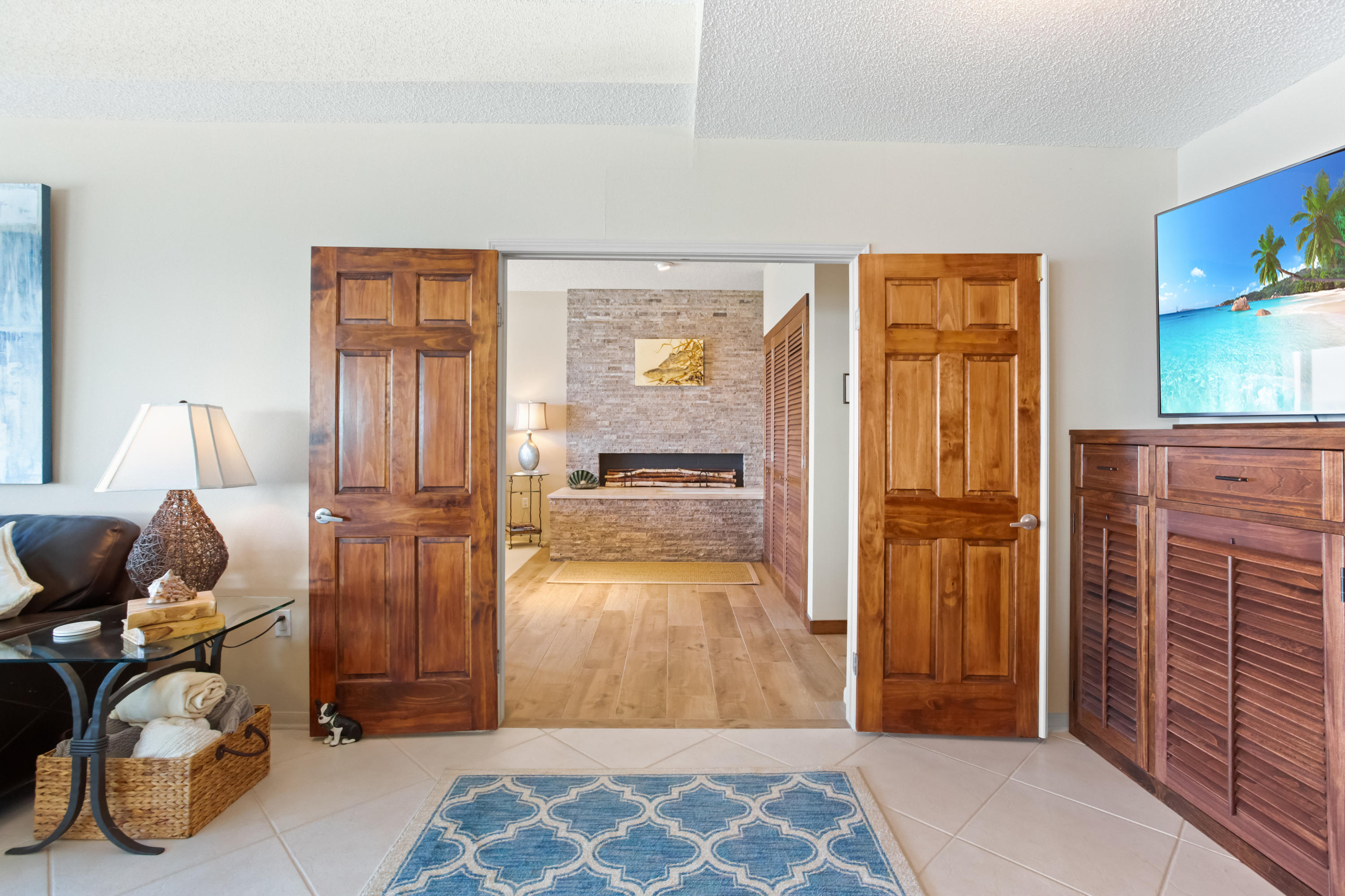 EMERALD TOWERS WEST CONDO - Residential