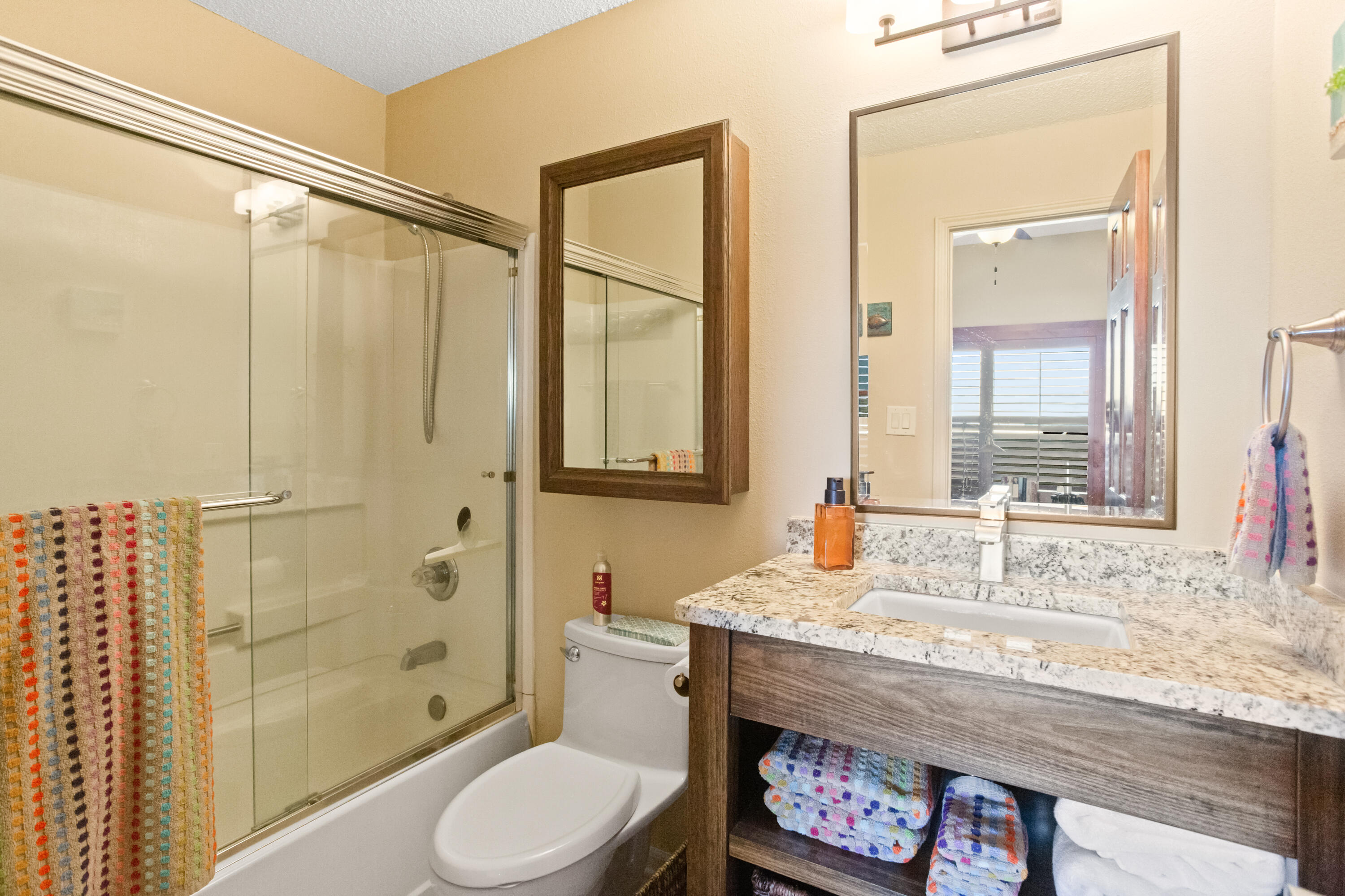 EMERALD TOWERS WEST CONDO - Residential