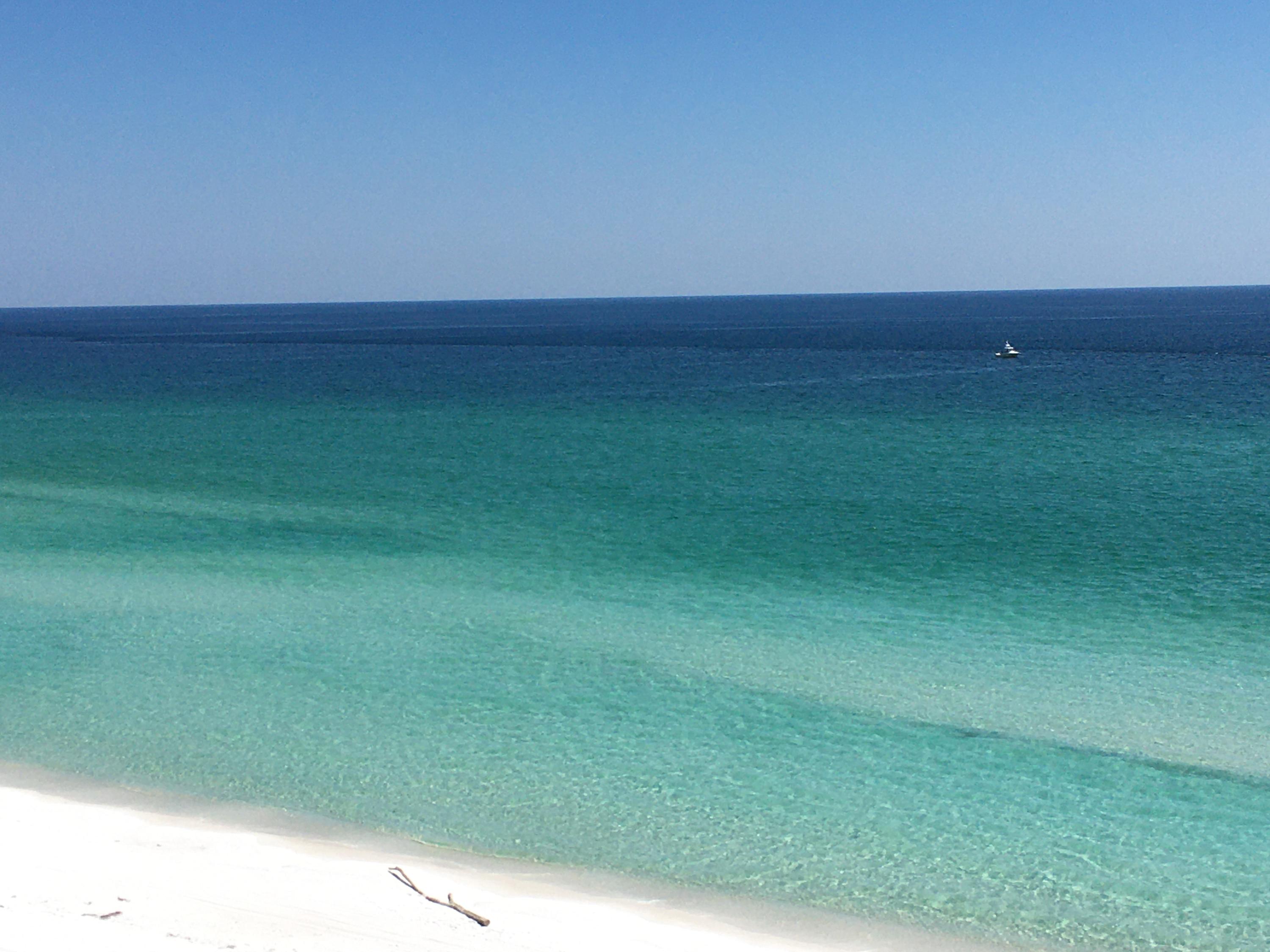 EMERALD TOWERS WEST CONDO - Residential