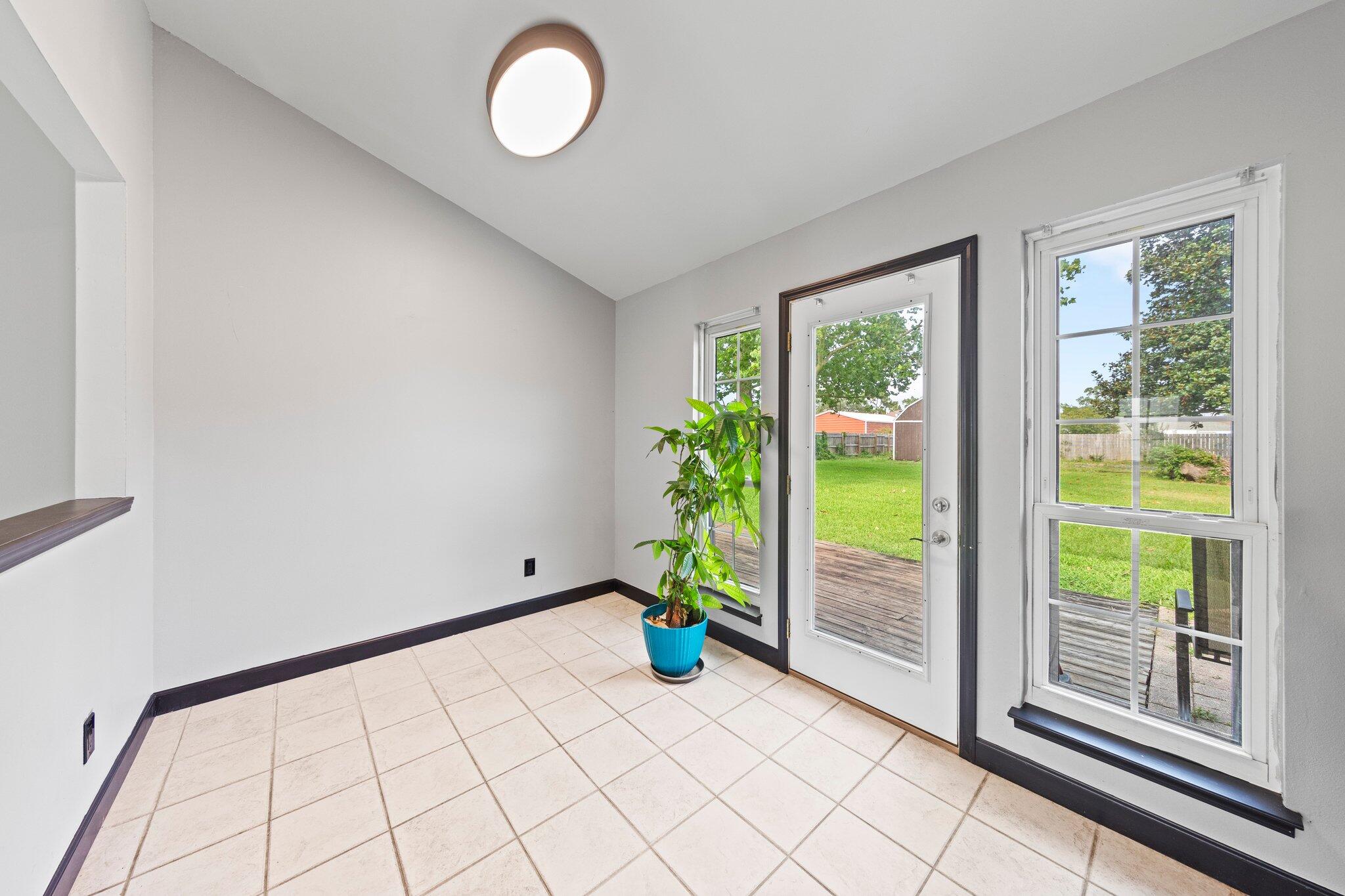 HOLLEY BY THE SEA - Residential