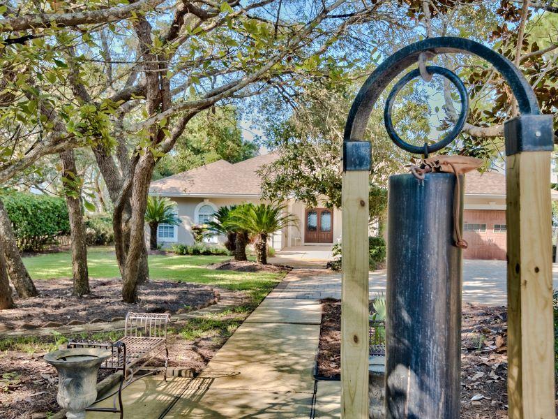 WHISPERING OAKS - Residential