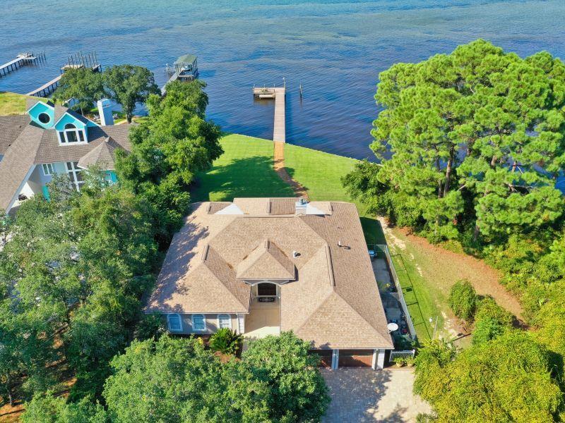 WHISPERING OAKS - Residential