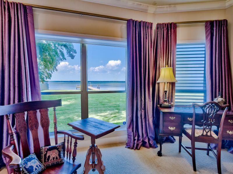 WHISPERING OAKS - Residential