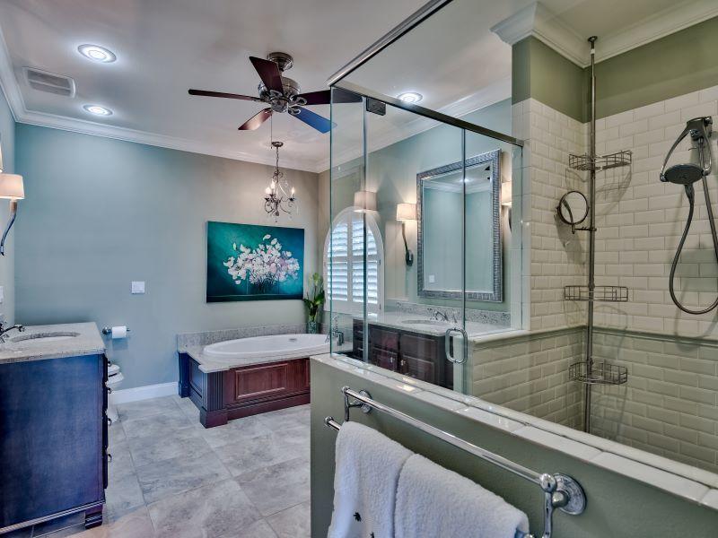 WHISPERING OAKS - Residential