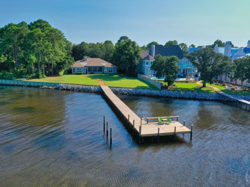 WHISPERING OAKS - Residential