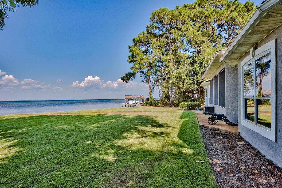 WHISPERING OAKS - Residential