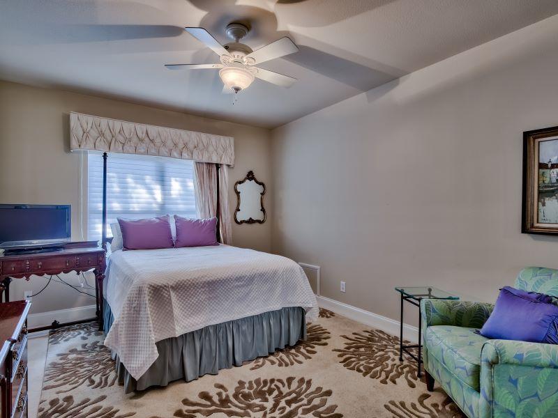 WHISPERING OAKS - Residential