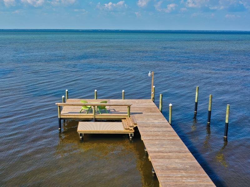 WHISPERING OAKS - Residential