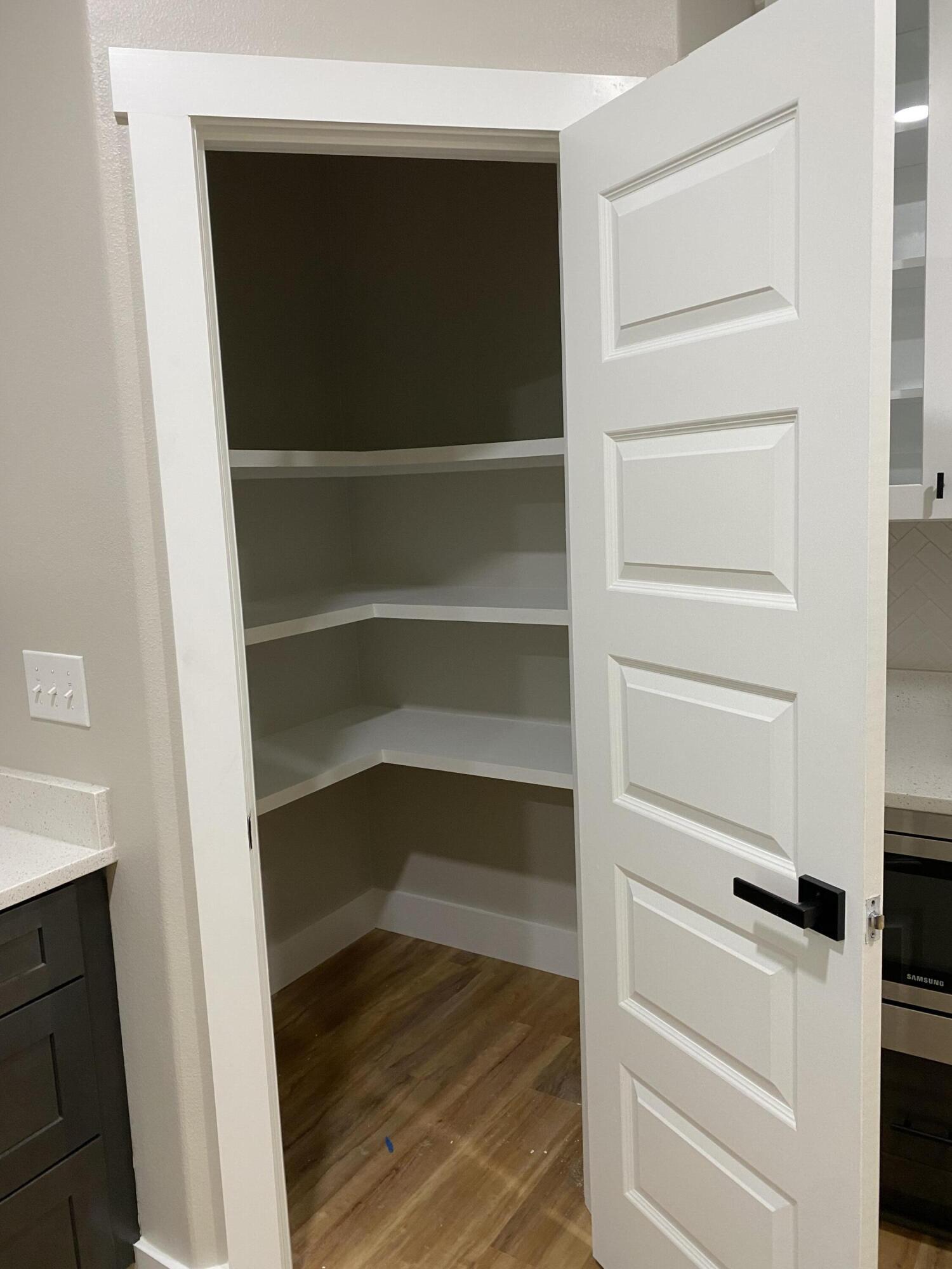 LAGRANGE SHORES - Residential