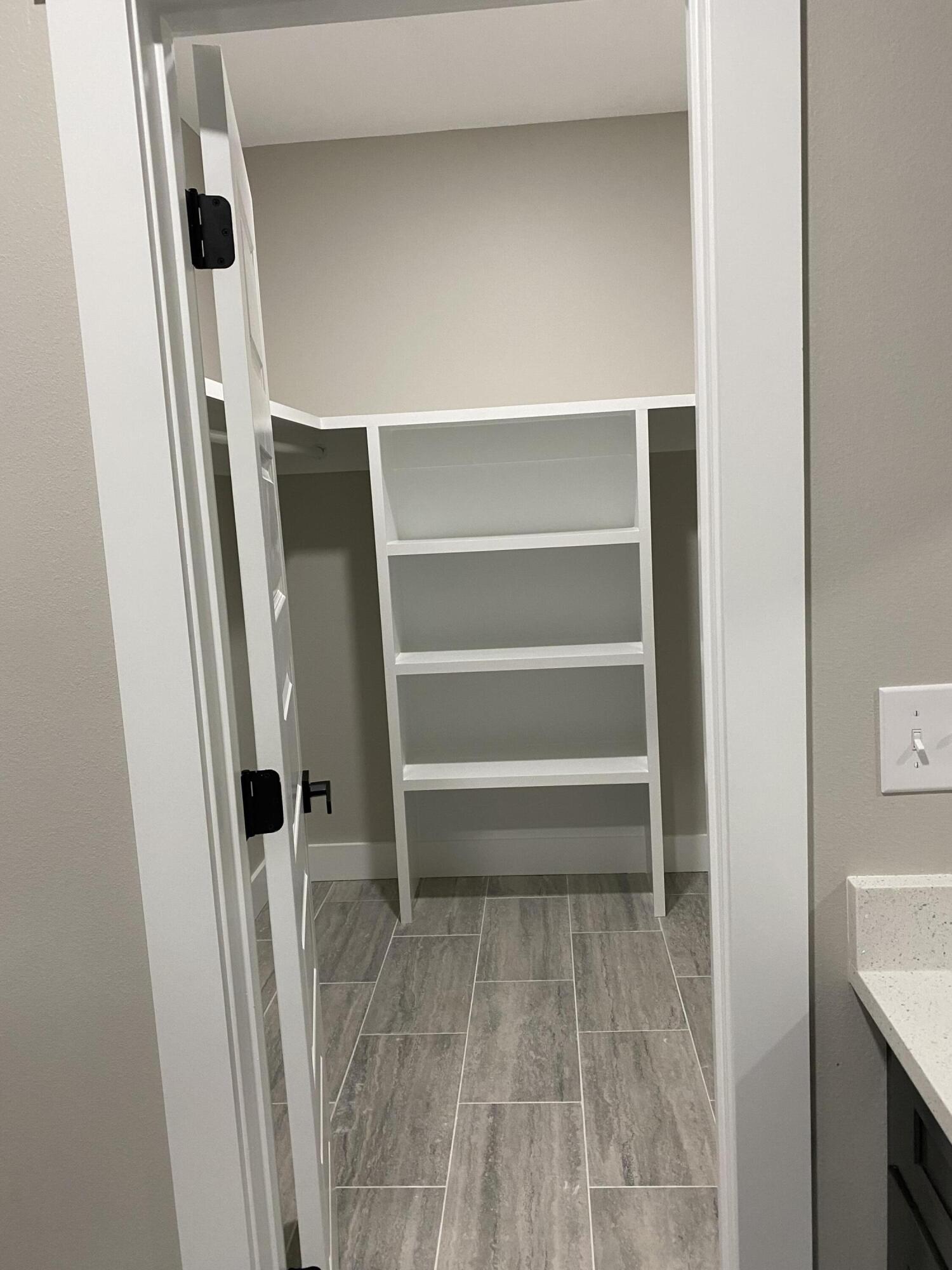 LAGRANGE SHORES - Residential