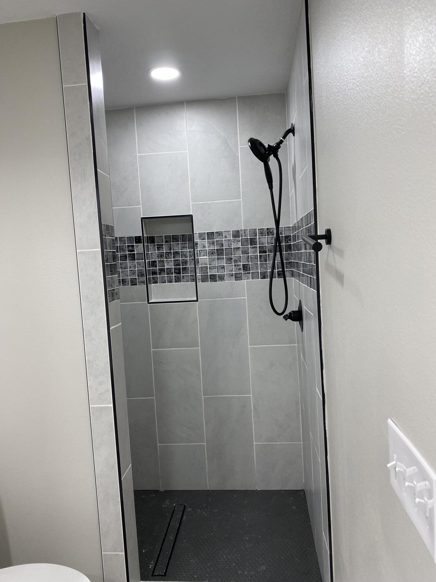 LAGRANGE SHORES - Residential