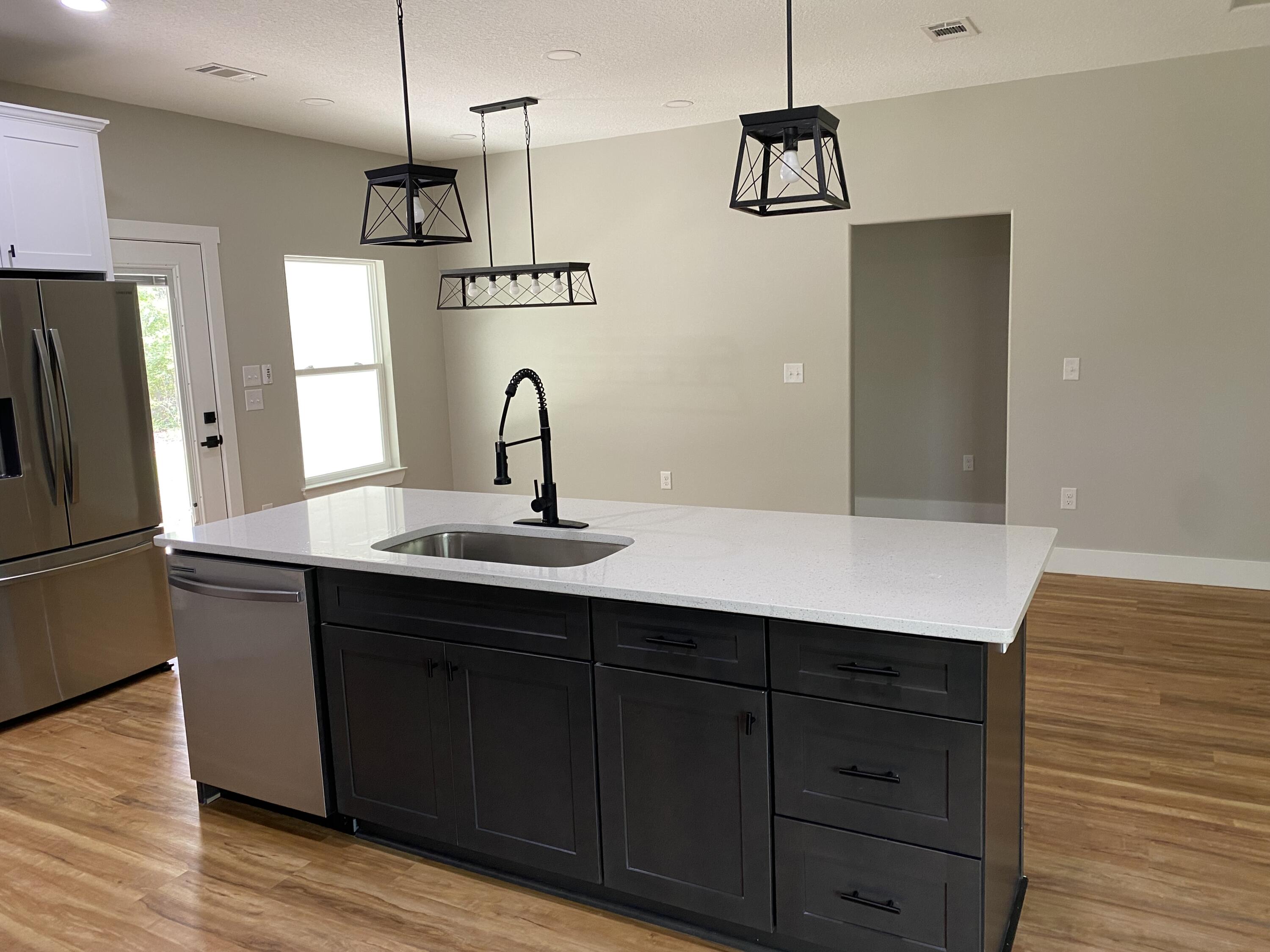 LAGRANGE SHORES - Residential