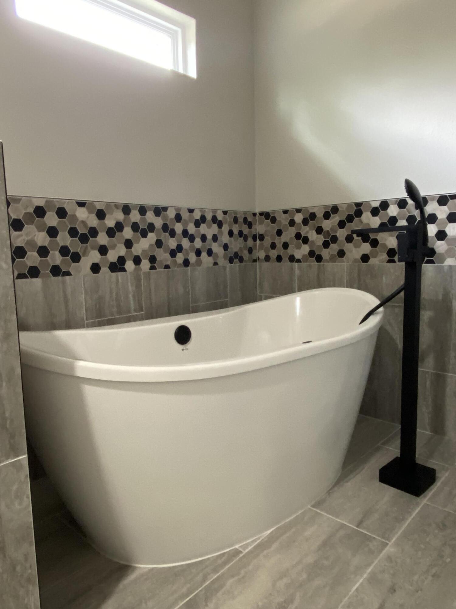 LAGRANGE SHORES - Residential