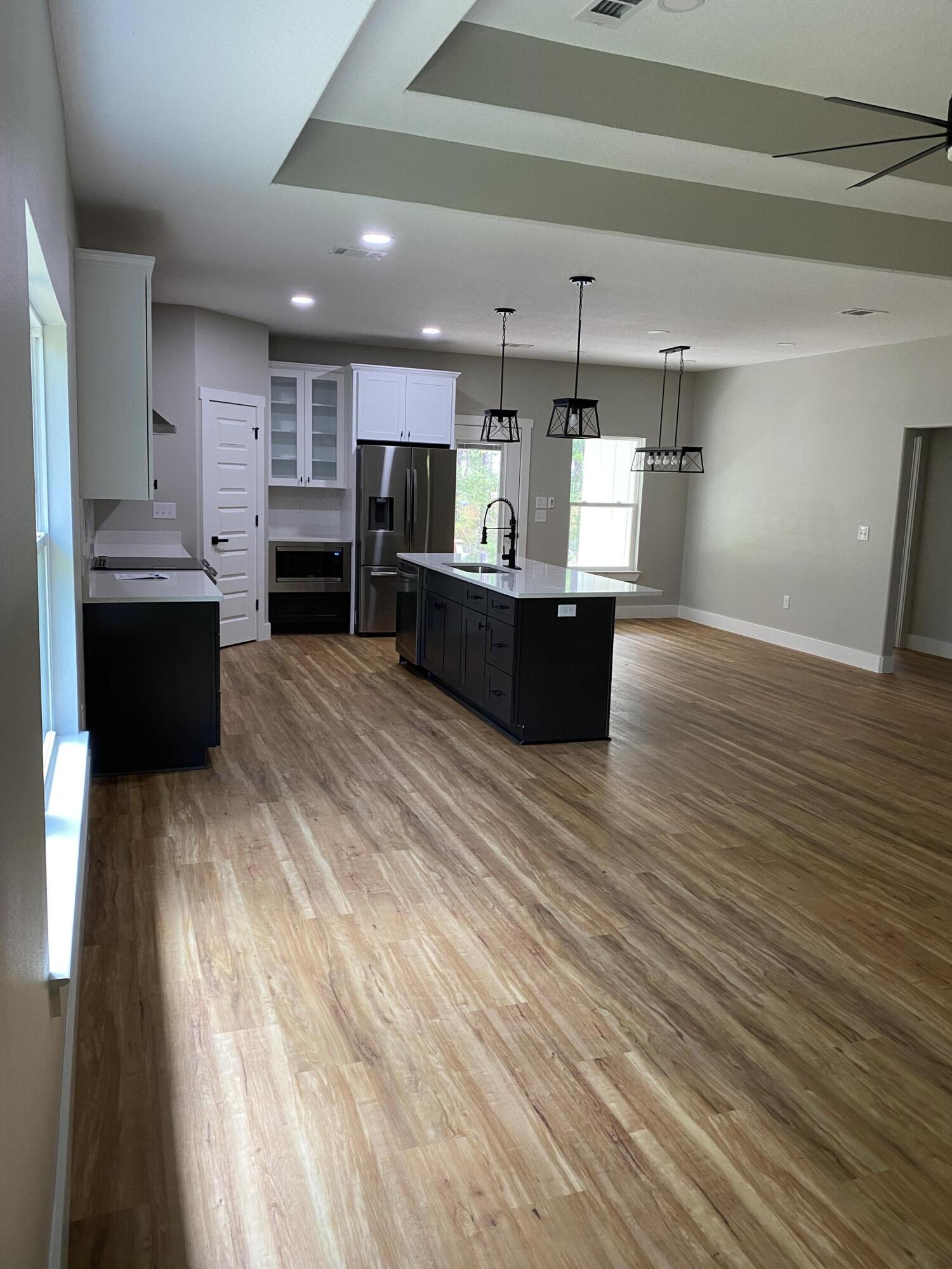 LAGRANGE SHORES - Residential